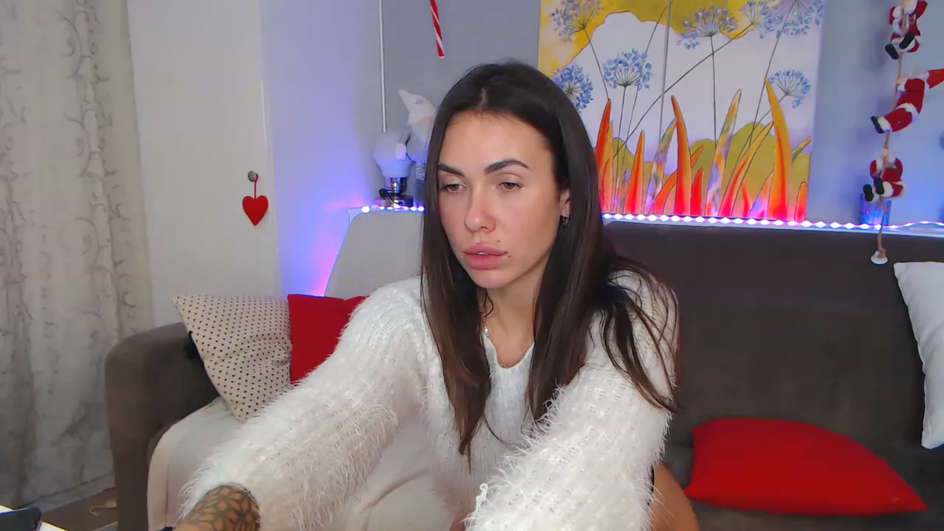 Gallery image thumbnail from VikiEvans's myfreecams stream on, 01/01/2023, 24:03 image 19 of 20