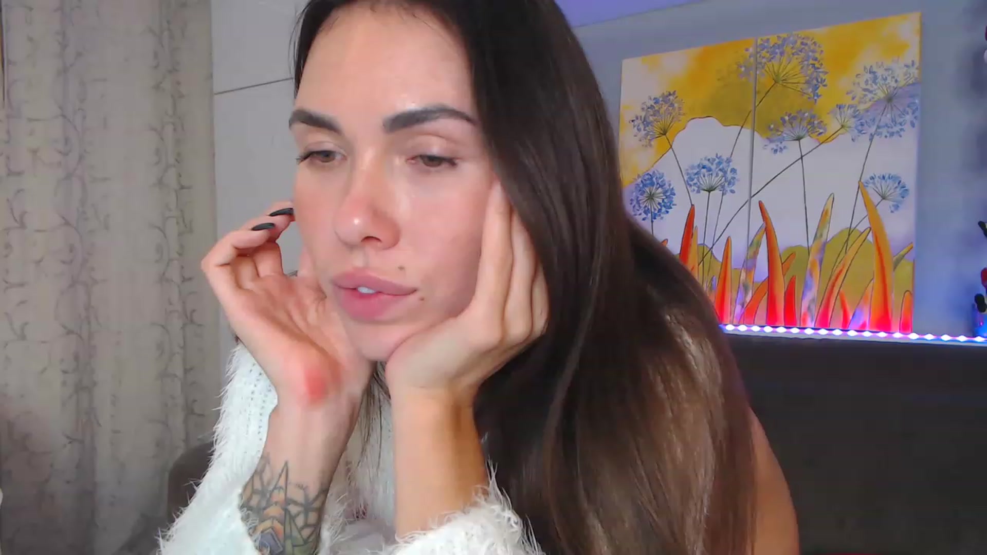 Gallery image thumbnail from VikiEvans's myfreecams stream on, 01/01/2023, 24:03 image 13 of 20