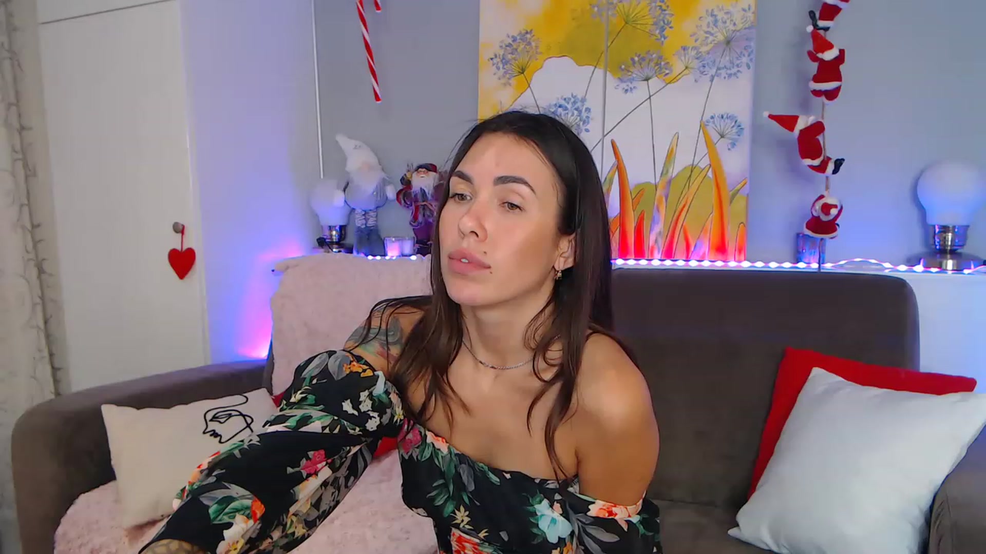 Gallery image thumbnail from VikiEvans's myfreecams stream on, 01/04/2023, 20:50 image 20 of 20