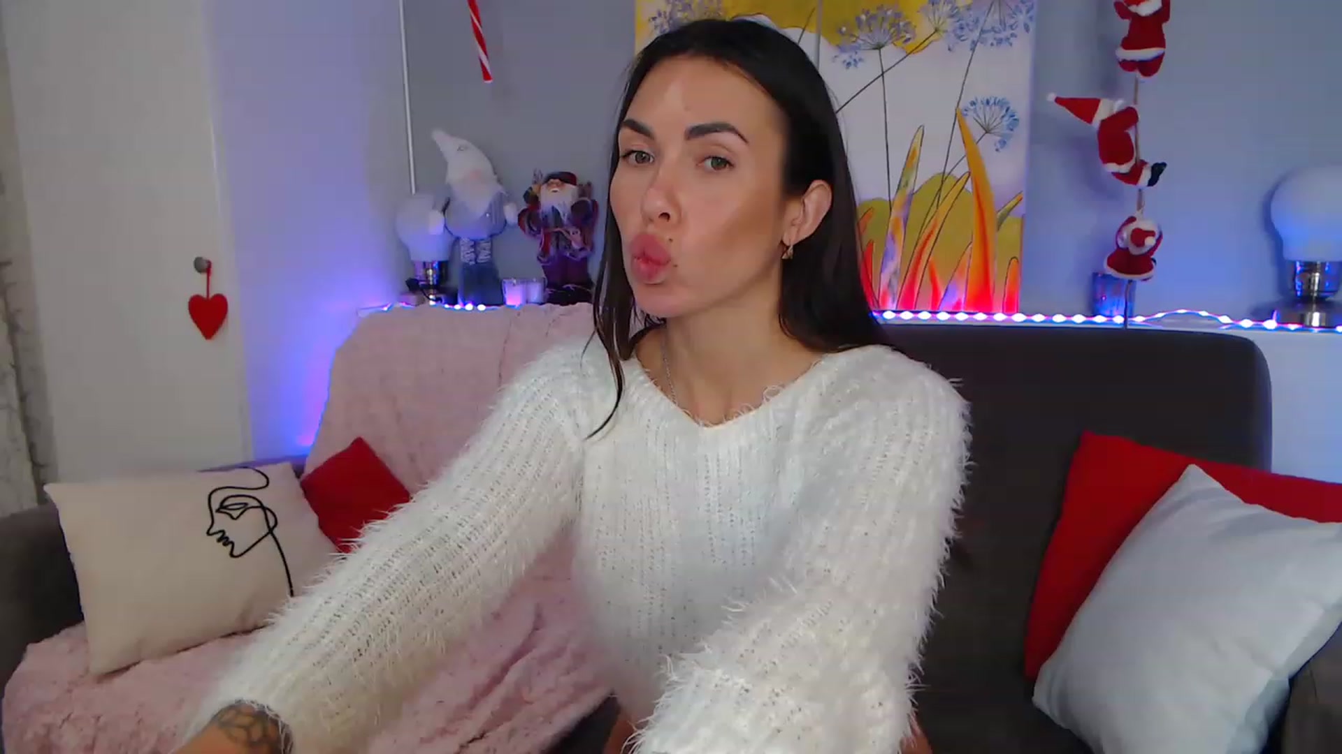 Gallery image thumbnail from VikiEvans's myfreecams stream on, 01/04/2023, 20:50 image 6 of 20