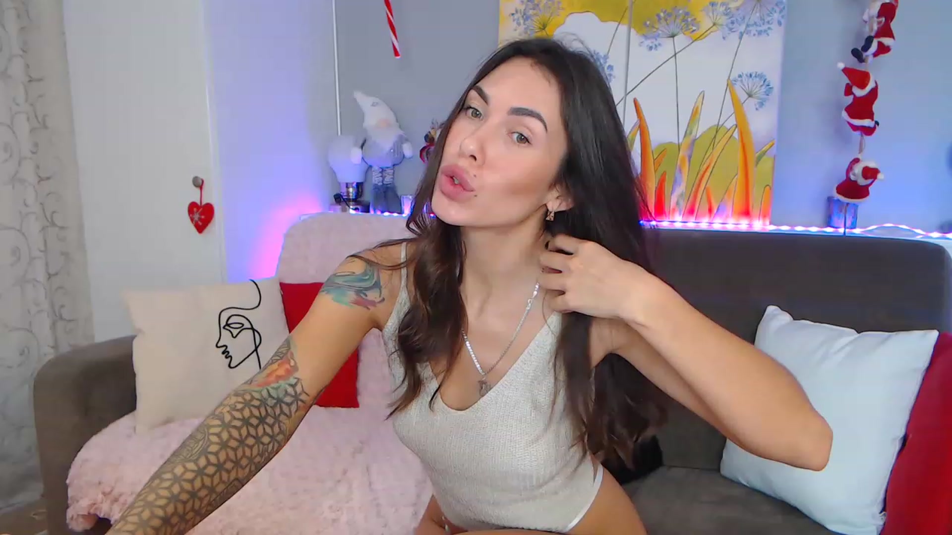 Gallery image thumbnail from VikiEvans's myfreecams stream on, 01/12/2023, 16:34 image 14 of 20
