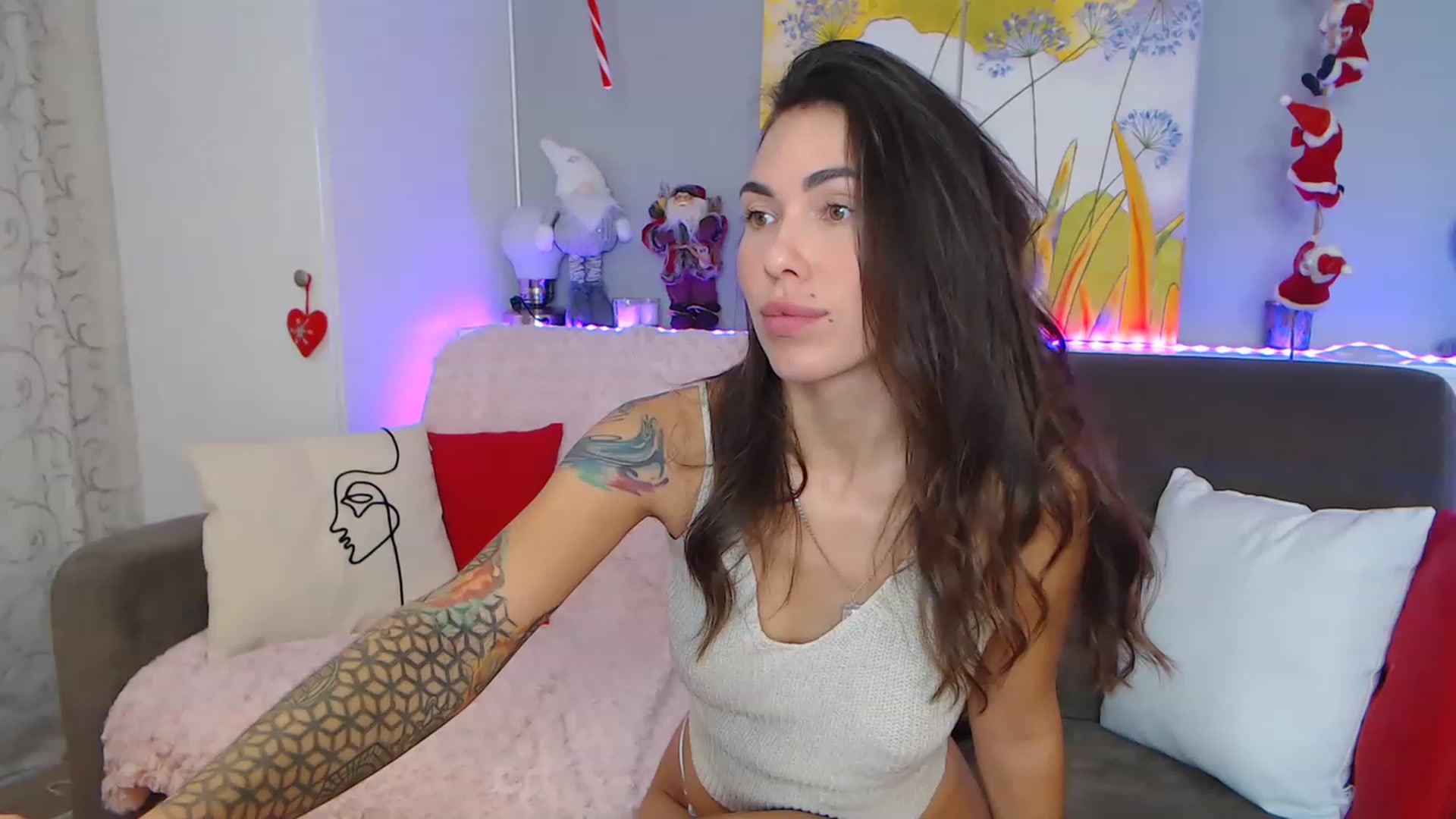 Gallery image thumbnail from VikiEvans's myfreecams stream on, 01/12/2023, 16:34 image 16 of 20
