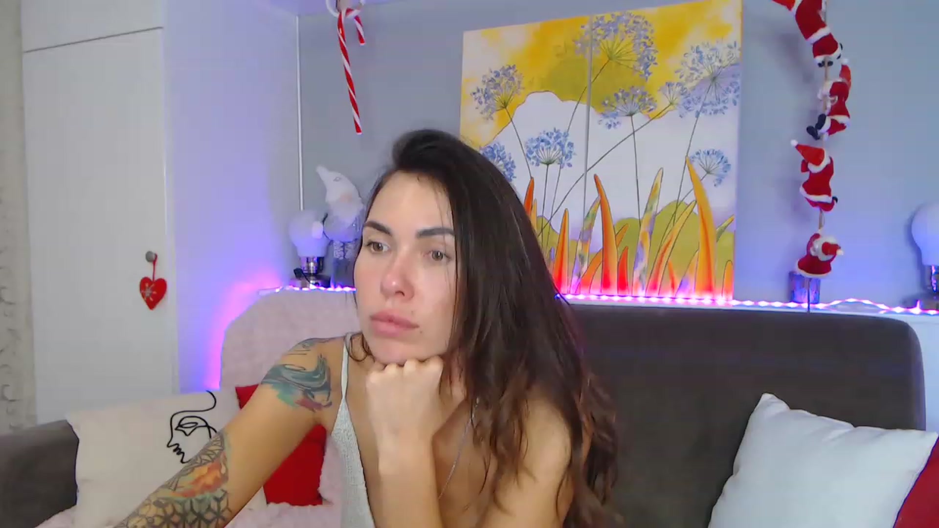Gallery image thumbnail from VikiEvans's myfreecams stream on, 01/12/2023, 20:18 image 18 of 20