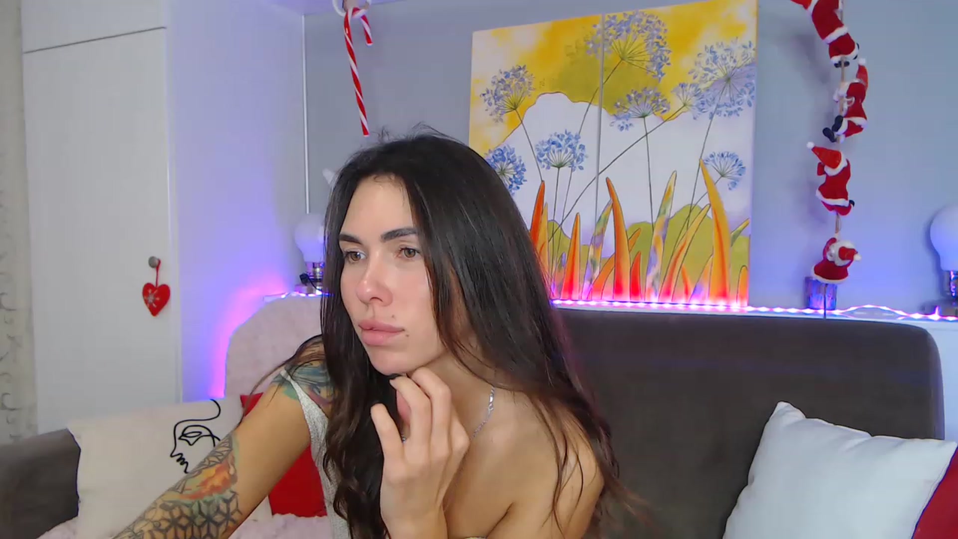 Gallery image thumbnail from VikiEvans's myfreecams stream on, 01/12/2023, 20:18 image 11 of 20