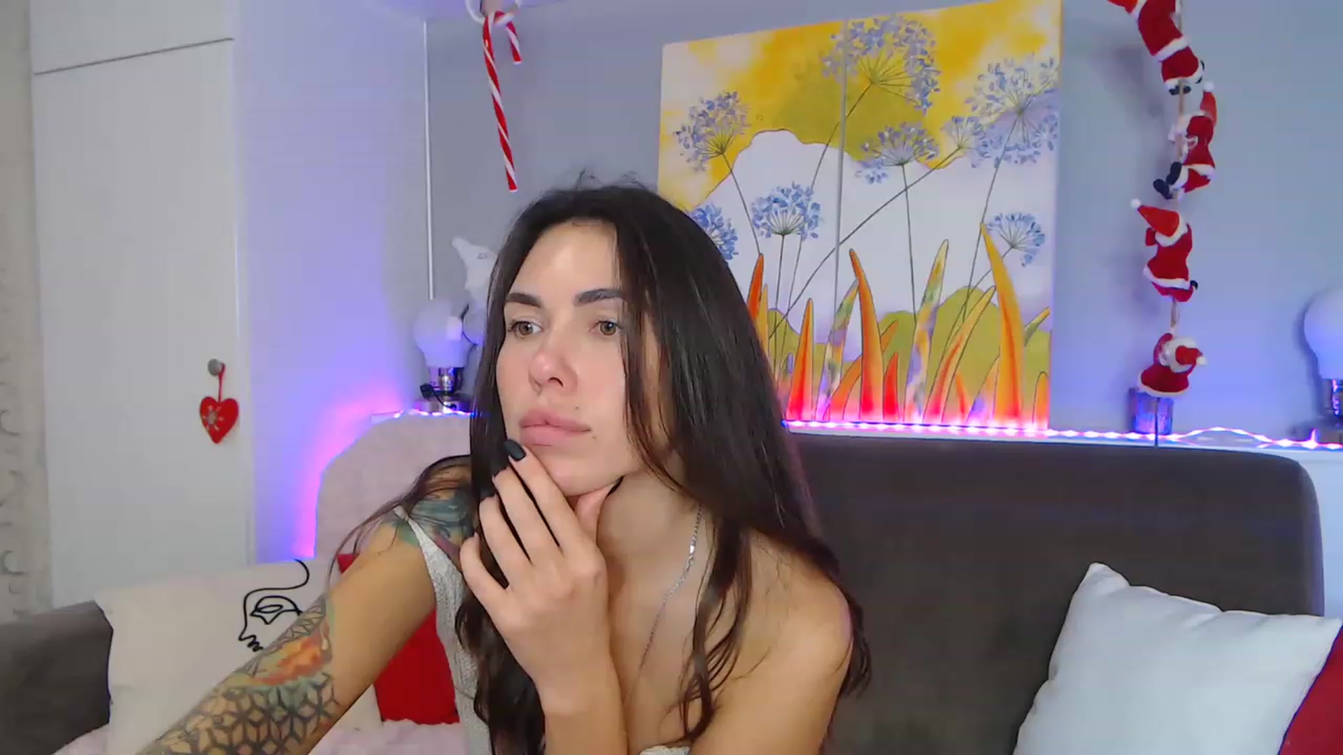 Gallery image thumbnail from VikiEvans's myfreecams stream on, 01/12/2023, 20:18 image 10 of 20