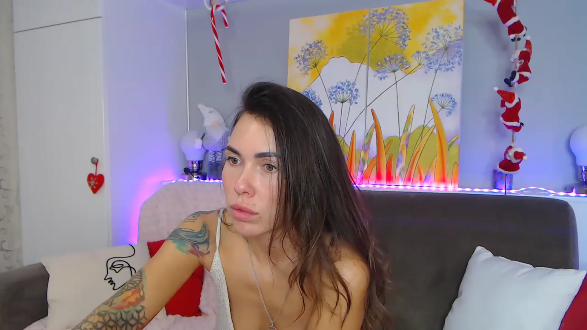 Gallery image thumbnail from VikiEvans's myfreecams stream on, 01/12/2023, 20:18 image 17 of 20