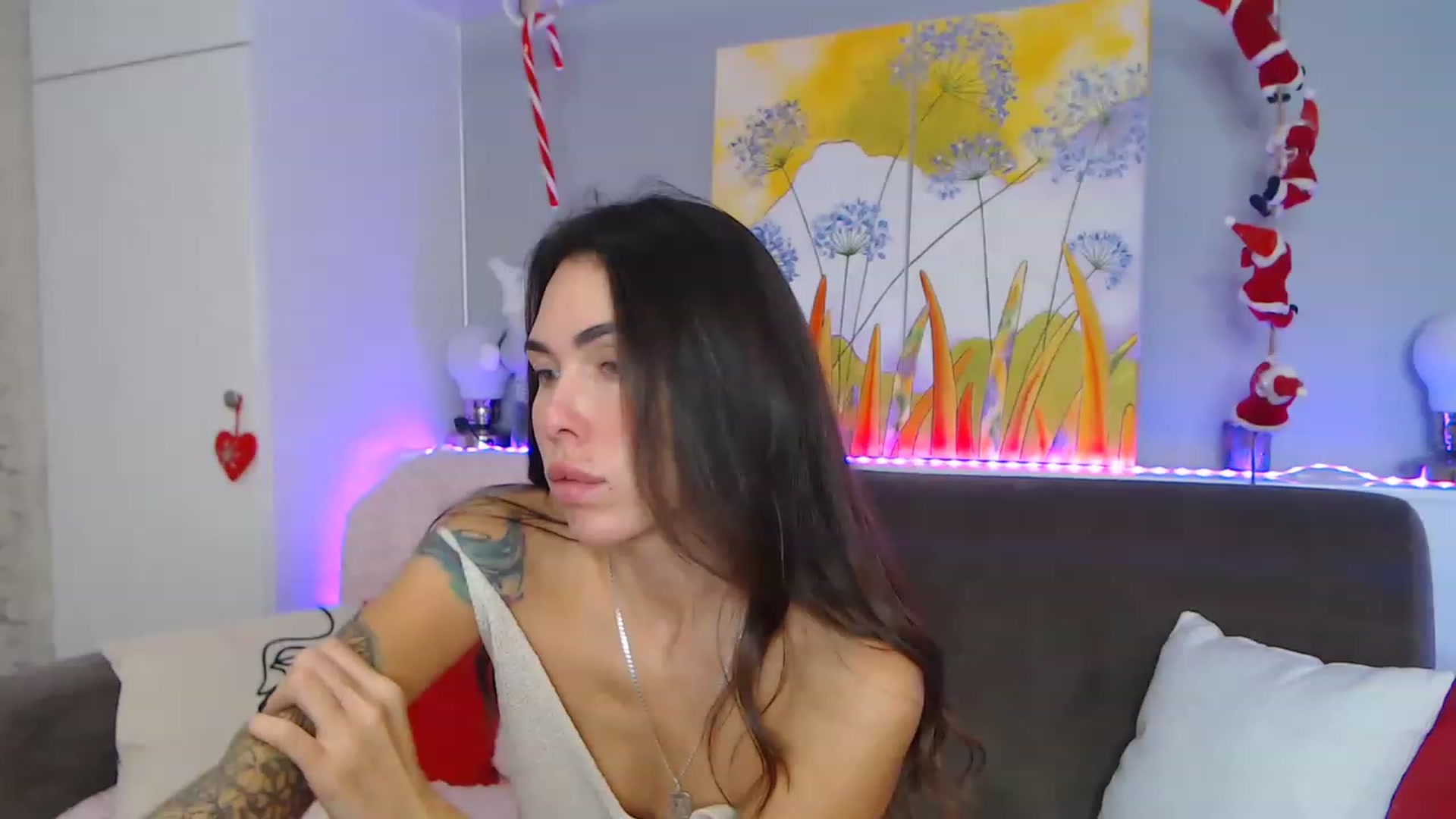 Gallery image thumbnail from VikiEvans's myfreecams stream on, 01/12/2023, 20:18 image 14 of 20