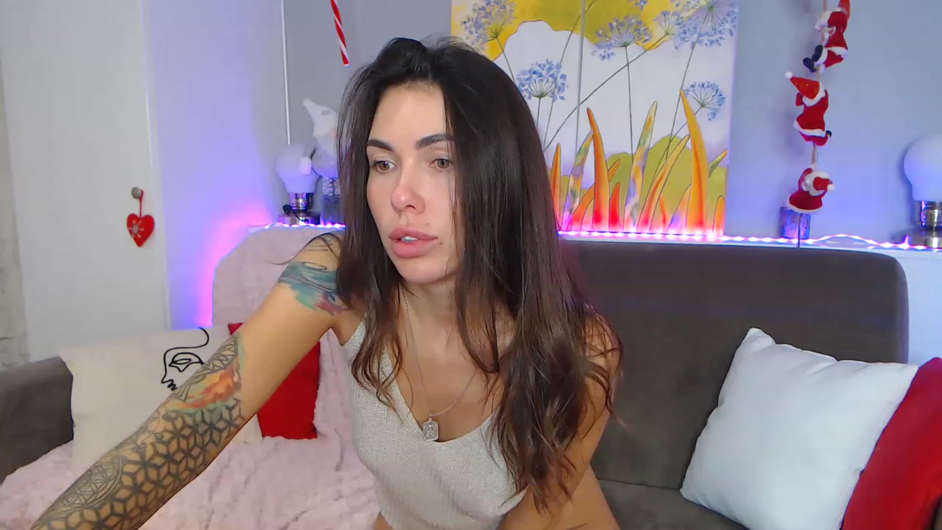 Gallery image thumbnail from VikiEvans's myfreecams stream on, 01/12/2023, 20:18 image 20 of 20