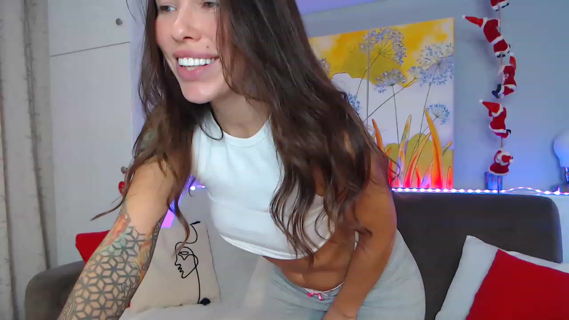 Gallery image thumbnail from VikiEvans's myfreecams stream on, 01/15/2023, 17:18 image 6 of 20