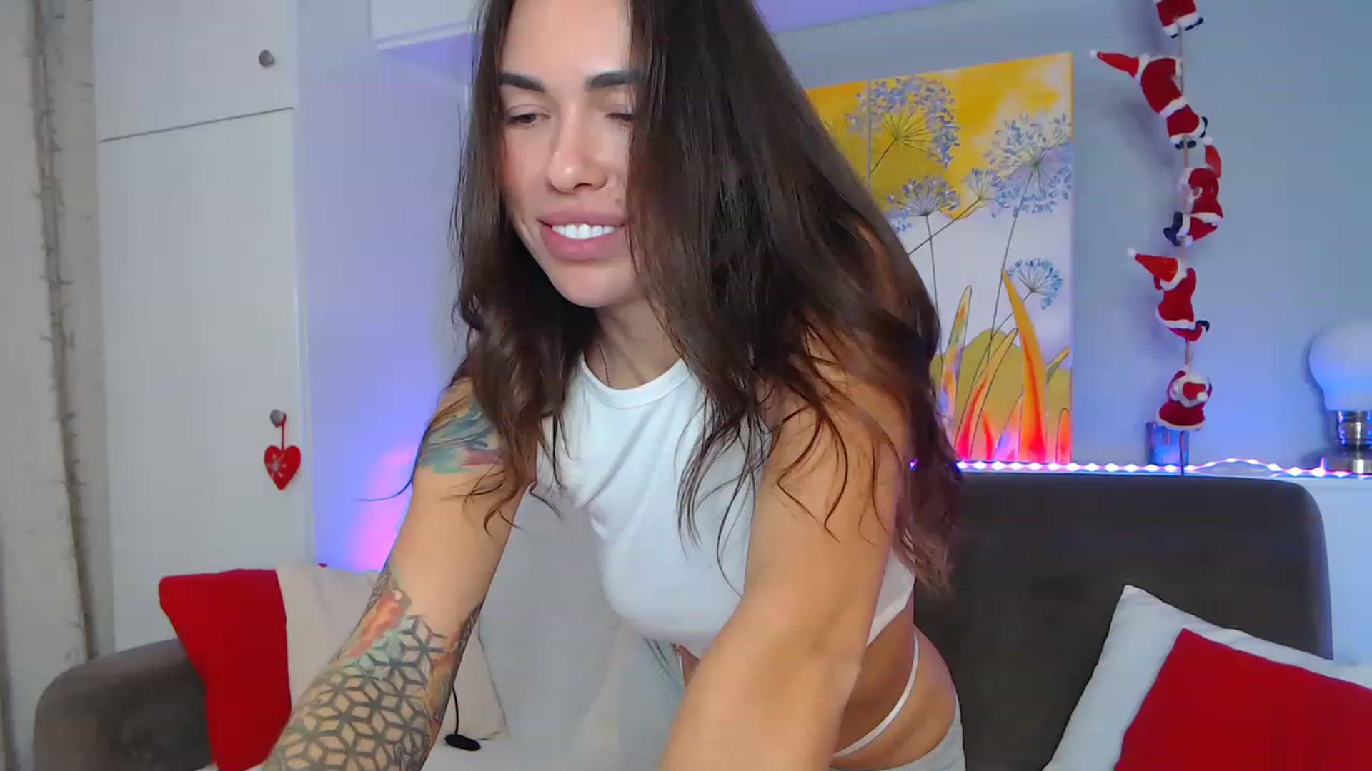 Gallery image thumbnail from VikiEvans's myfreecams stream on, 01/15/2023, 19:32 image 7 of 20