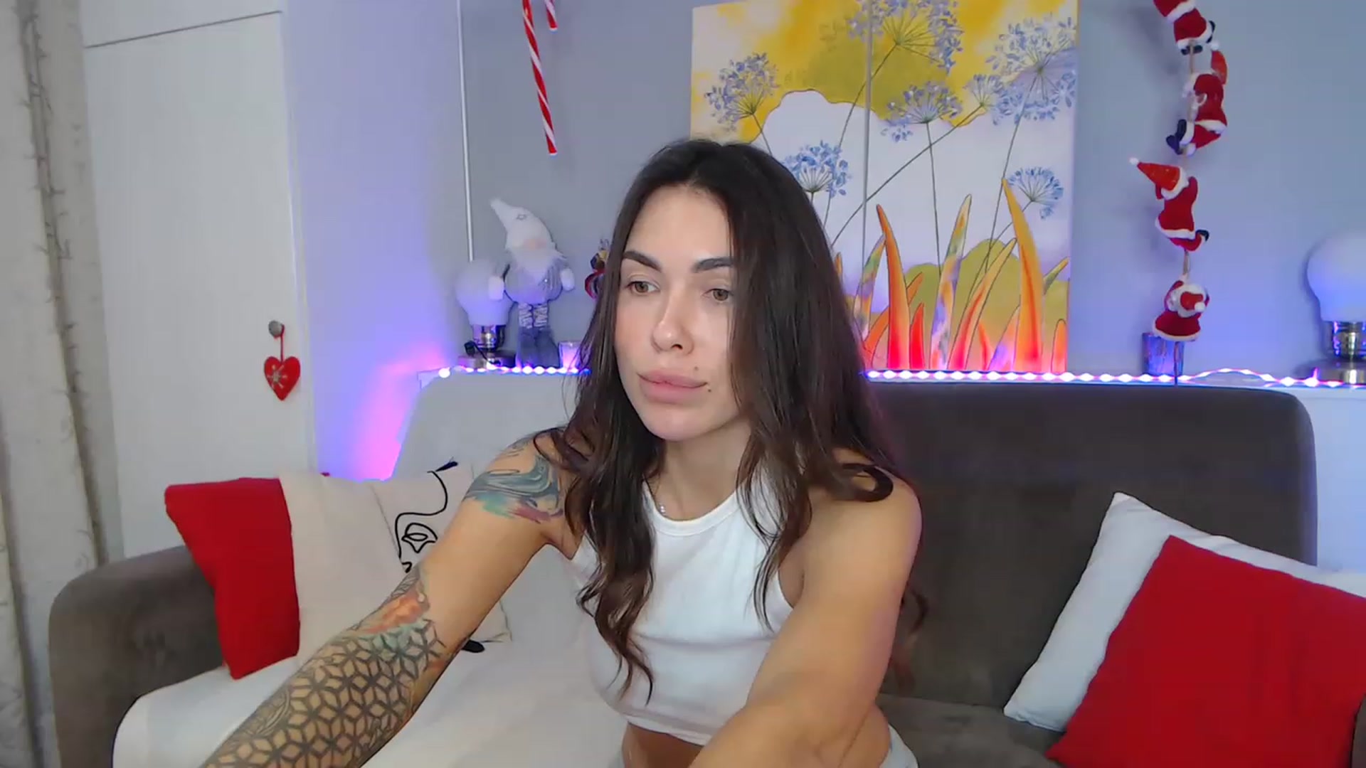 Gallery image thumbnail from VikiEvans's myfreecams stream on, 01/15/2023, 19:32 image 5 of 20