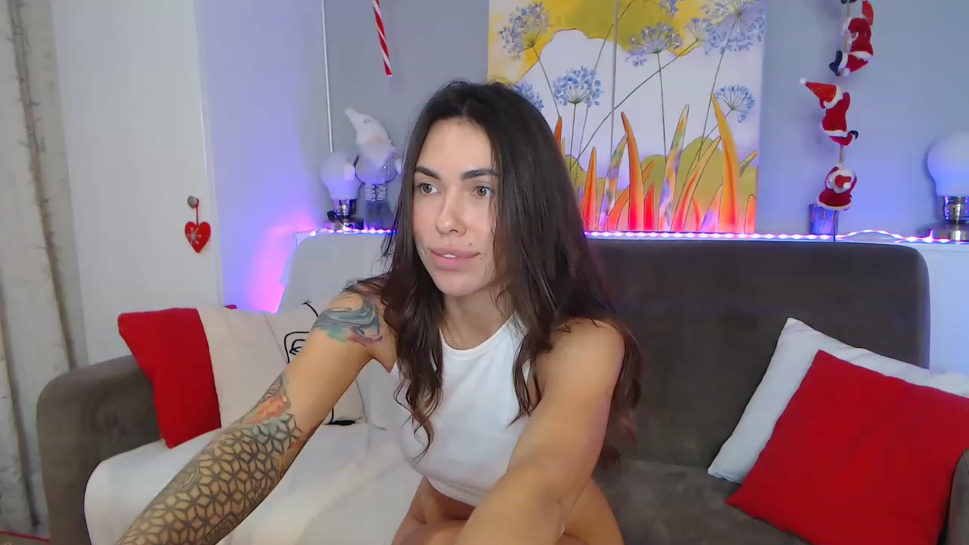 Gallery image thumbnail from VikiEvans's myfreecams stream on, 01/15/2023, 19:32 image 18 of 20