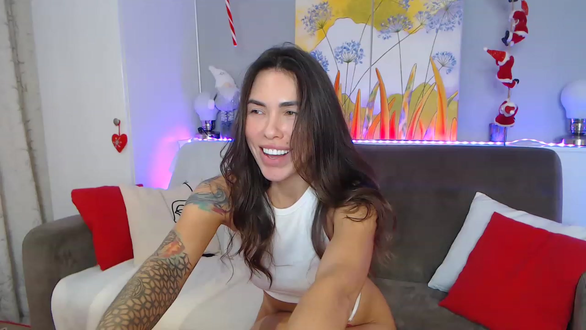 Gallery image thumbnail from VikiEvans's myfreecams stream on, 01/15/2023, 19:32 image 19 of 20