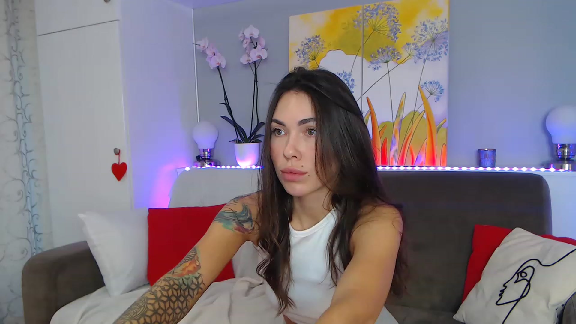 Gallery image thumbnail from VikiEvans's myfreecams stream on, 01/16/2023, 16:31 image 13 of 20