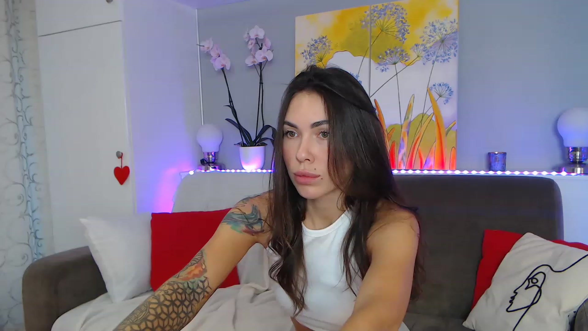 Gallery image thumbnail from VikiEvans's myfreecams stream on, 01/16/2023, 16:31 image 12 of 20