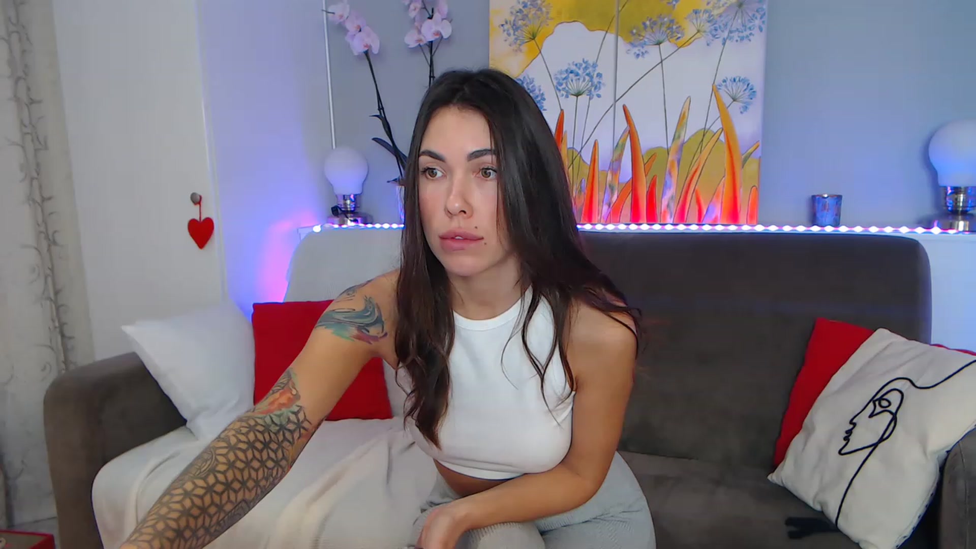 Gallery image thumbnail from VikiEvans's myfreecams stream on, 01/16/2023, 17:42 image 8 of 20