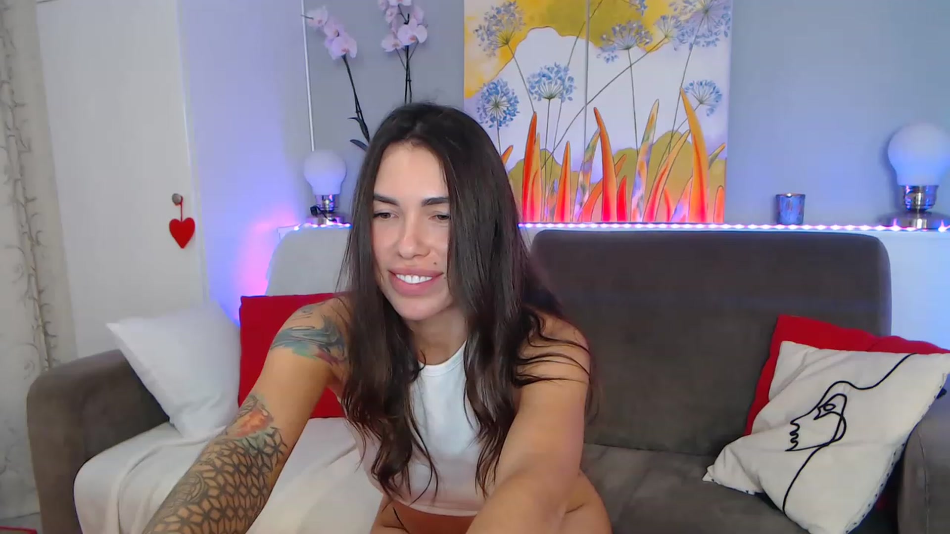 Gallery image thumbnail from VikiEvans's myfreecams stream on, 01/16/2023, 18:58 image 18 of 20