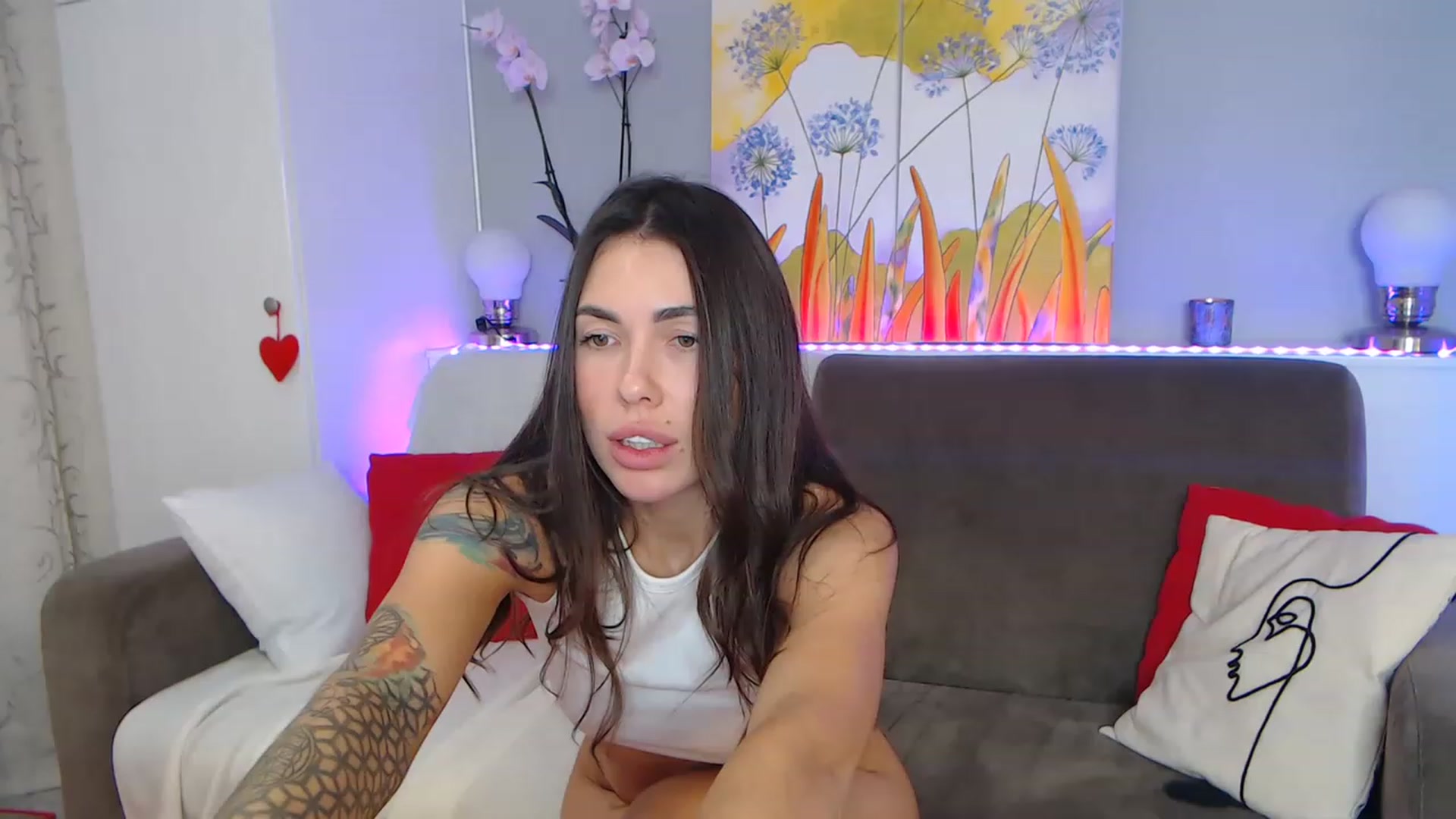 Gallery image thumbnail from VikiEvans's myfreecams stream on, 01/16/2023, 18:58 image 16 of 20