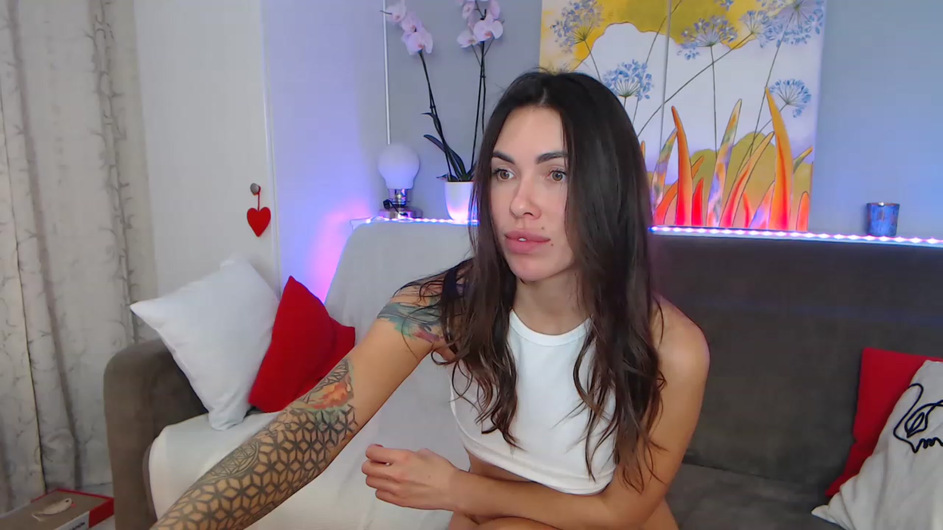 Gallery image thumbnail from VikiEvans's myfreecams stream on, 01/16/2023, 21:42 image 19 of 20