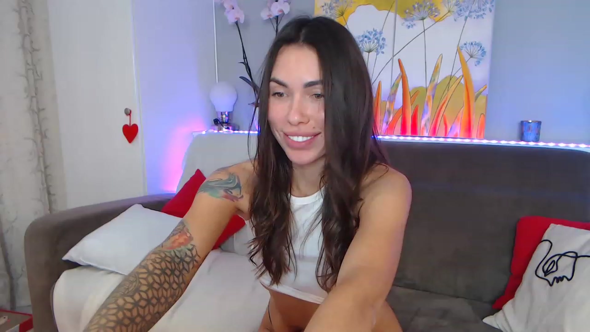 Gallery image thumbnail from VikiEvans's myfreecams stream on, 01/16/2023, 23:36 image 16 of 20