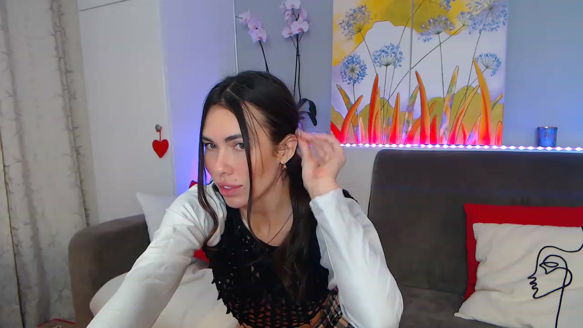 Gallery image thumbnail from VikiEvans's myfreecams stream on, 01/17/2023, 18:35 image 19 of 20