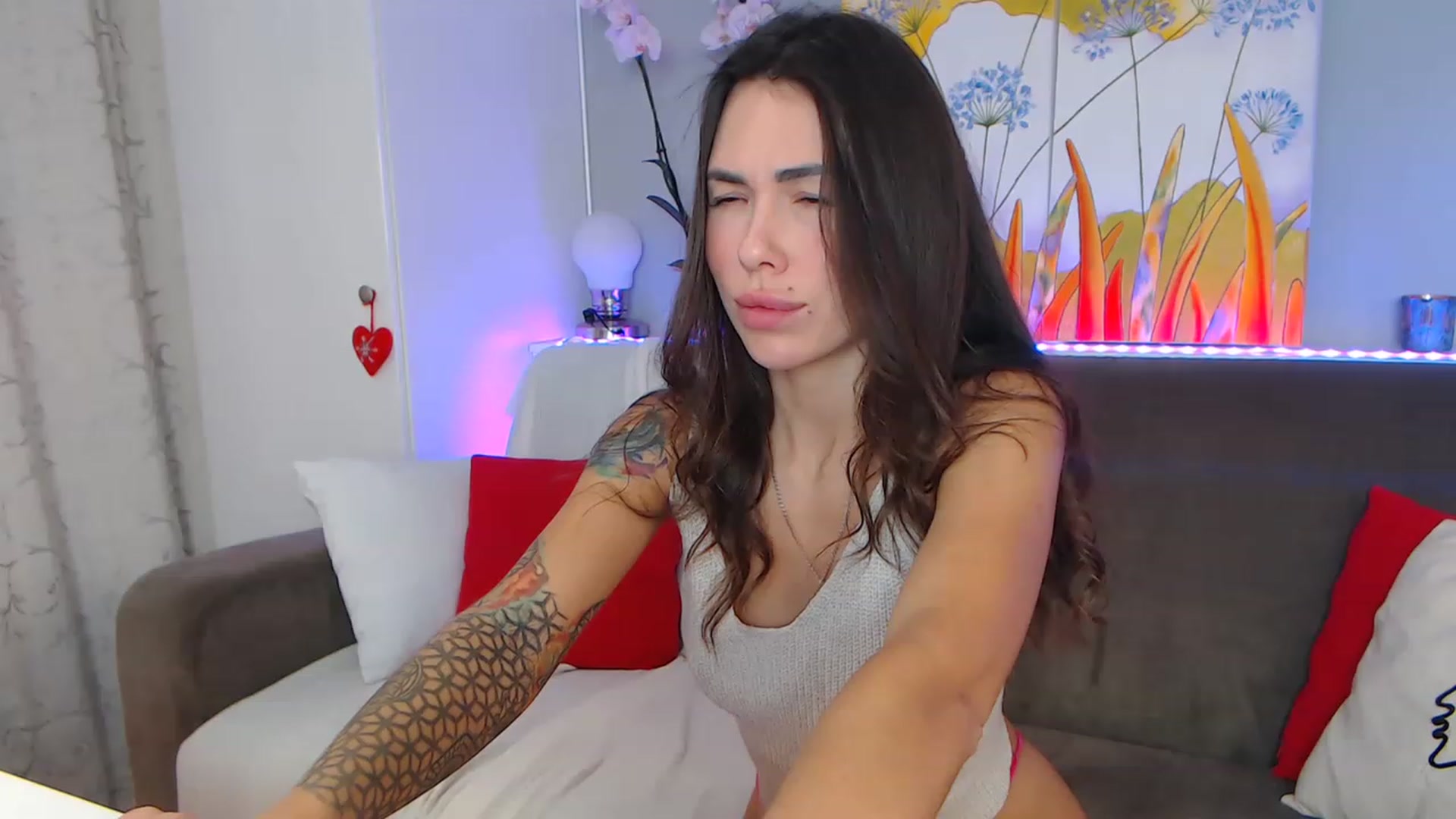 Gallery image thumbnail from VikiEvans's myfreecams stream on, 01/18/2023, 18:24 image 3 of 20
