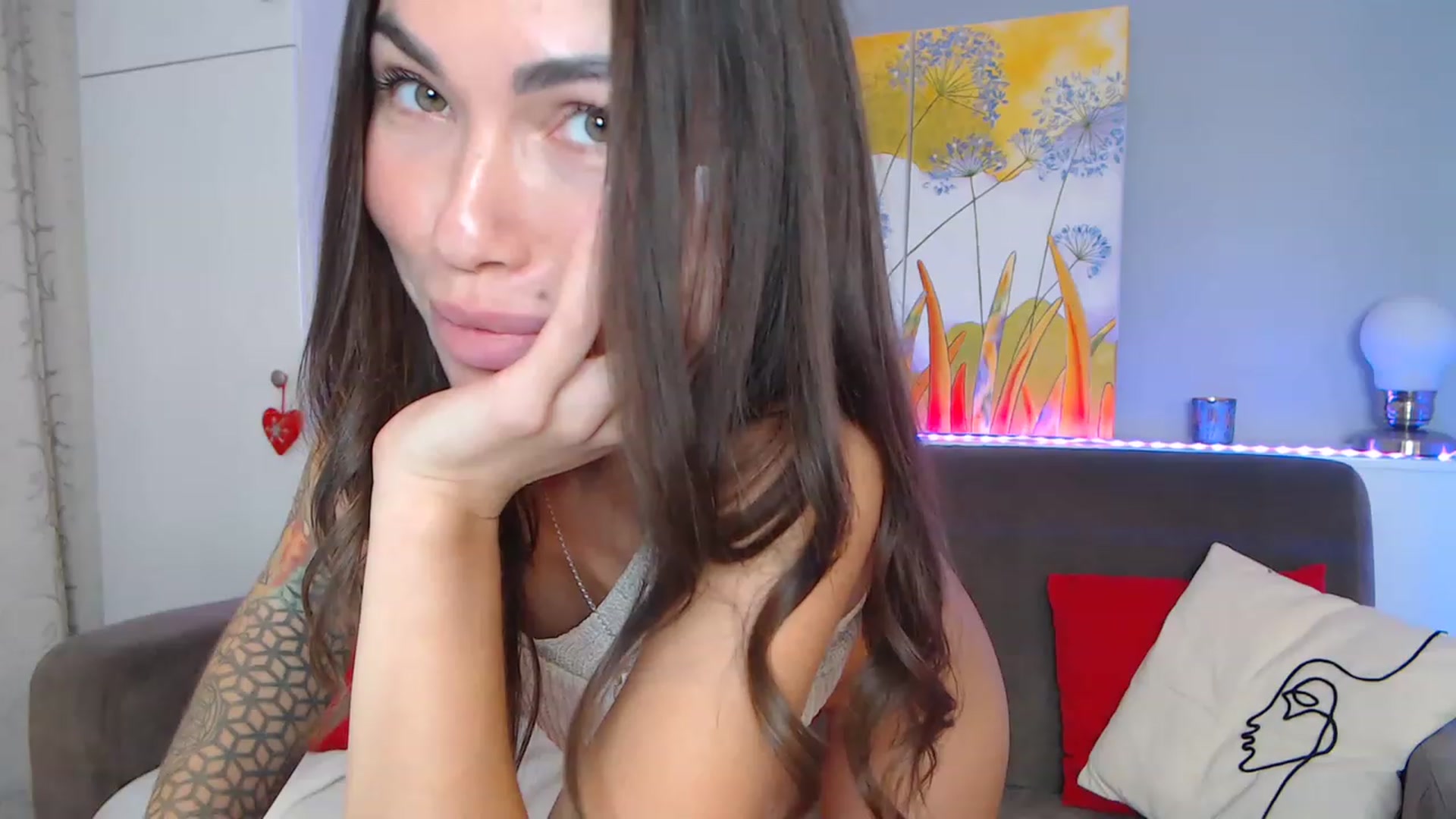 Gallery image thumbnail from VikiEvans's myfreecams stream on, 01/19/2023, 17:23 image 18 of 20