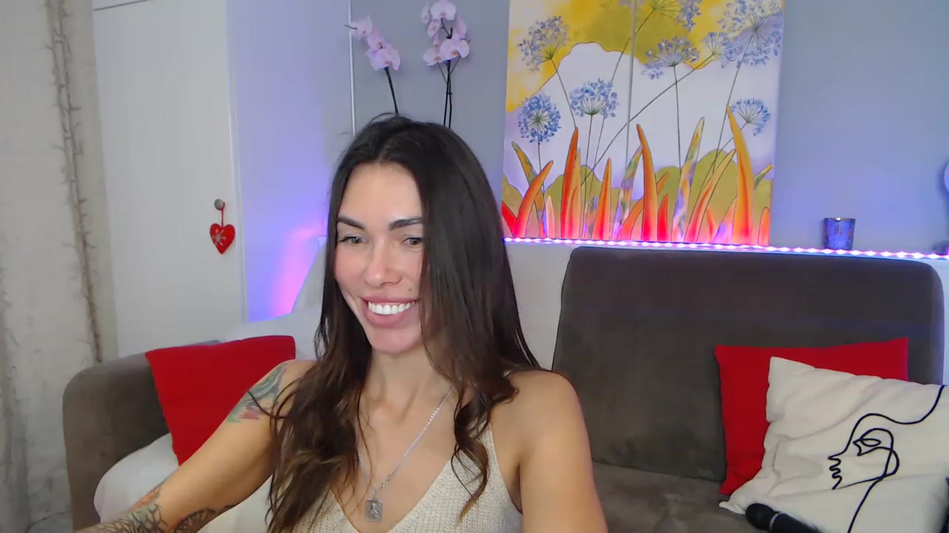 Gallery image thumbnail from VikiEvans's myfreecams stream on, 01/19/2023, 23:05 image 9 of 20