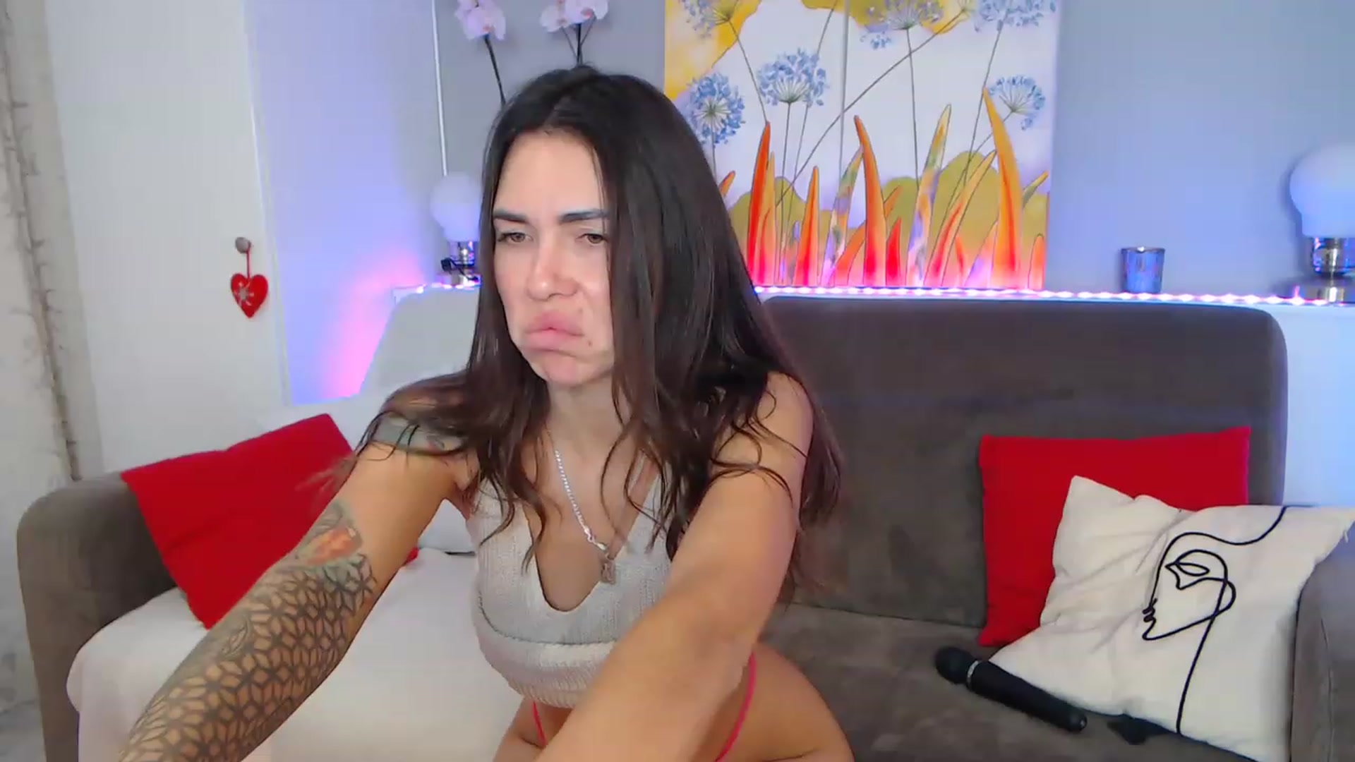 Gallery image thumbnail from VikiEvans's myfreecams stream on, 01/20/2023, 24:01 image 5 of 20