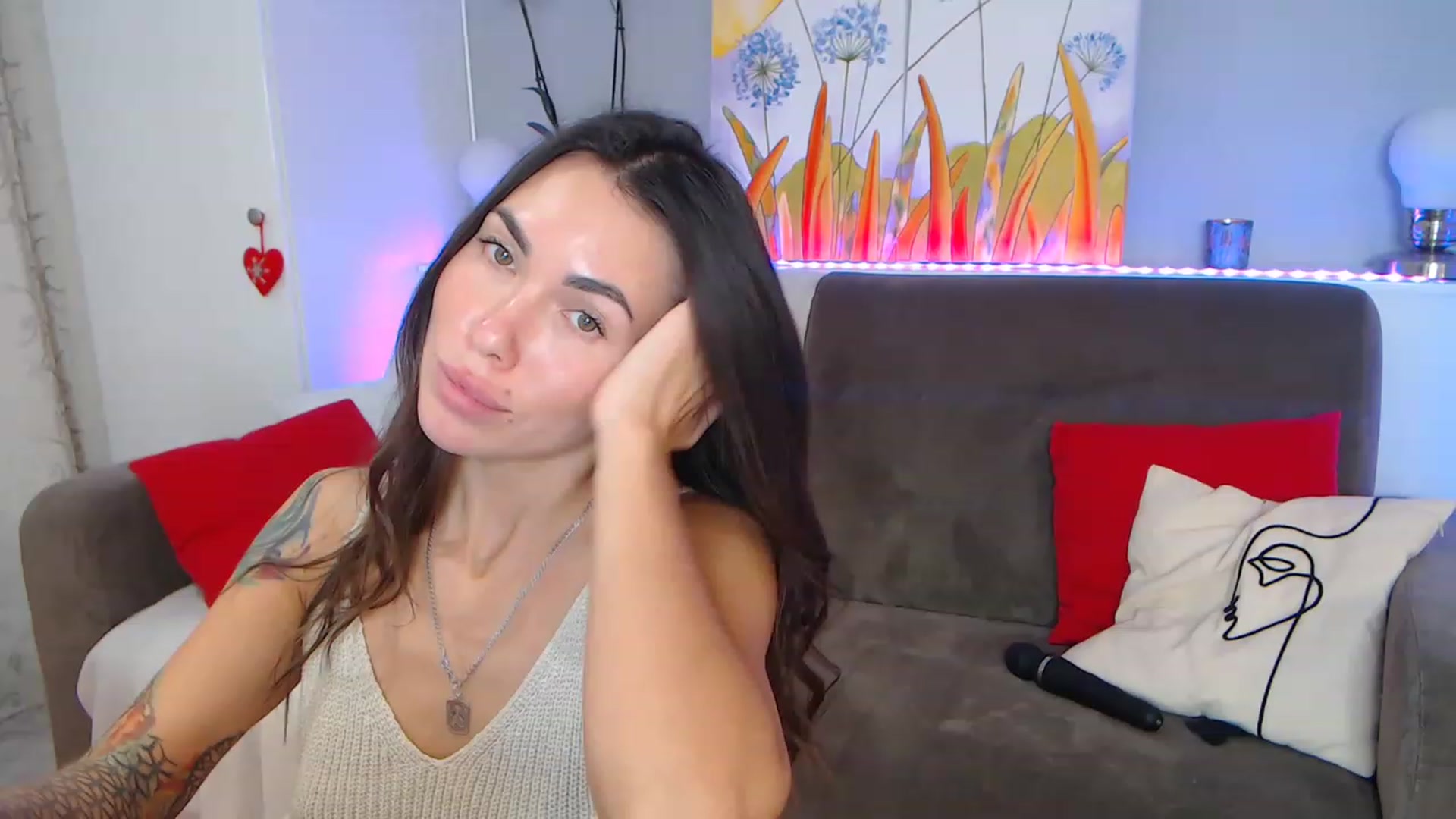 Gallery image thumbnail from VikiEvans's myfreecams stream on, 01/20/2023, 24:01 image 12 of 20