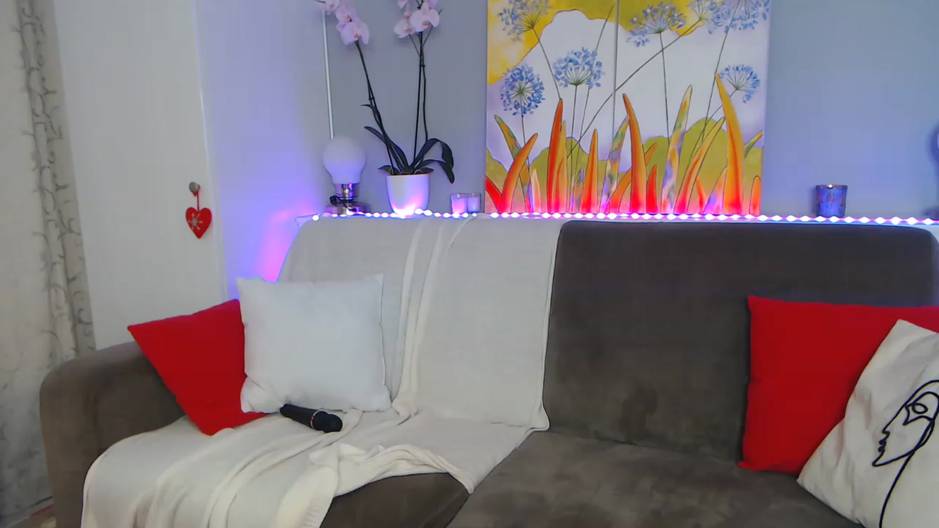 Gallery image thumbnail from VikiEvans's myfreecams stream on, 01/20/2023, 18:25 image 10 of 20