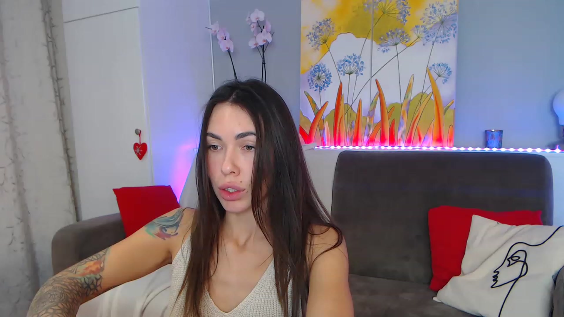 Gallery image thumbnail from VikiEvans's myfreecams stream on, 01/21/2023, 18:30 image 10 of 20