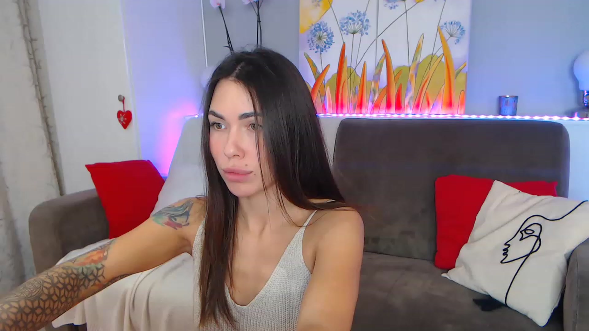 Gallery image thumbnail from VikiEvans's myfreecams stream on, 01/21/2023, 18:30 image 1 of 20