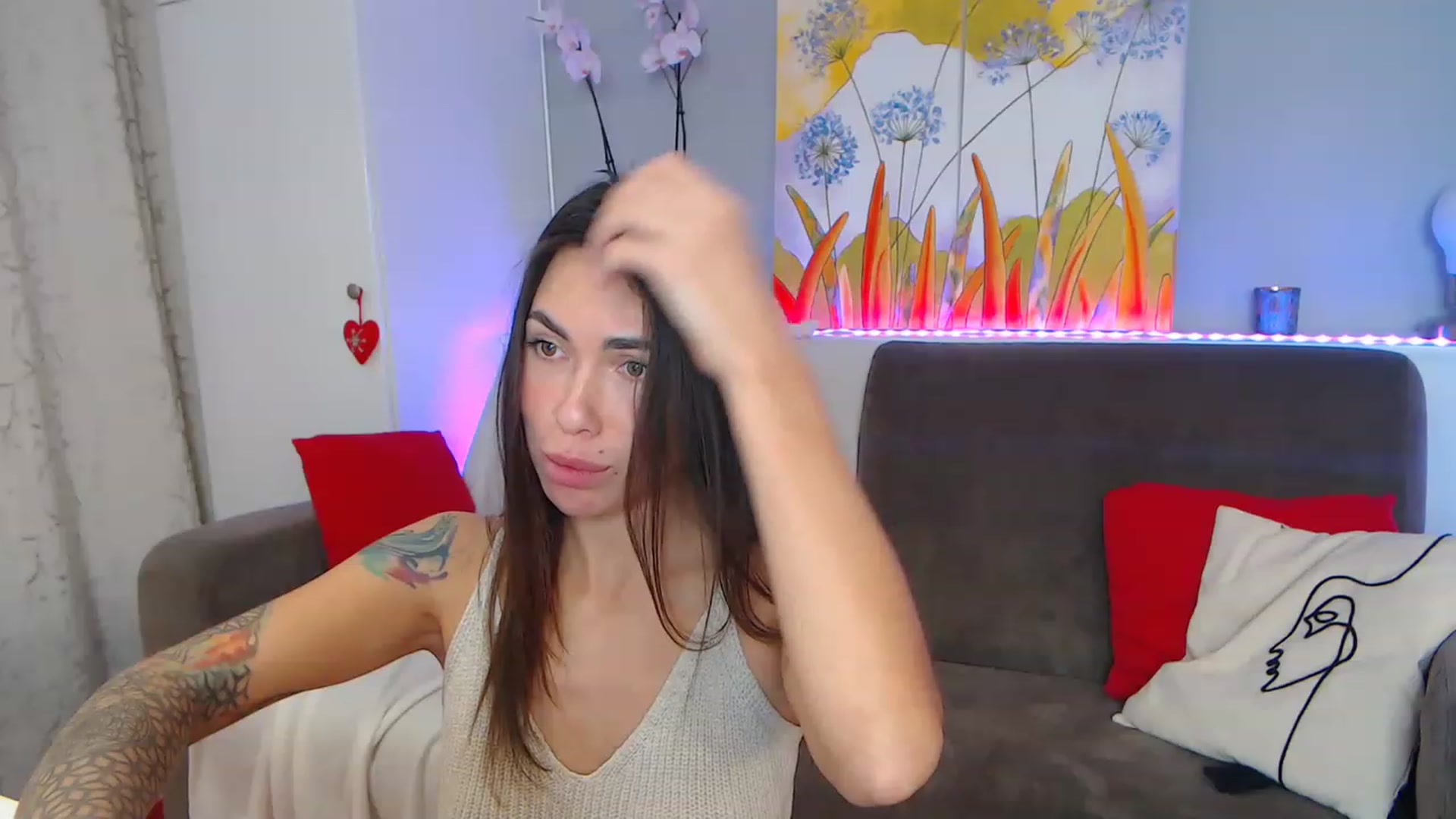 Gallery image thumbnail from VikiEvans's myfreecams stream on, 01/21/2023, 18:30 image 11 of 20