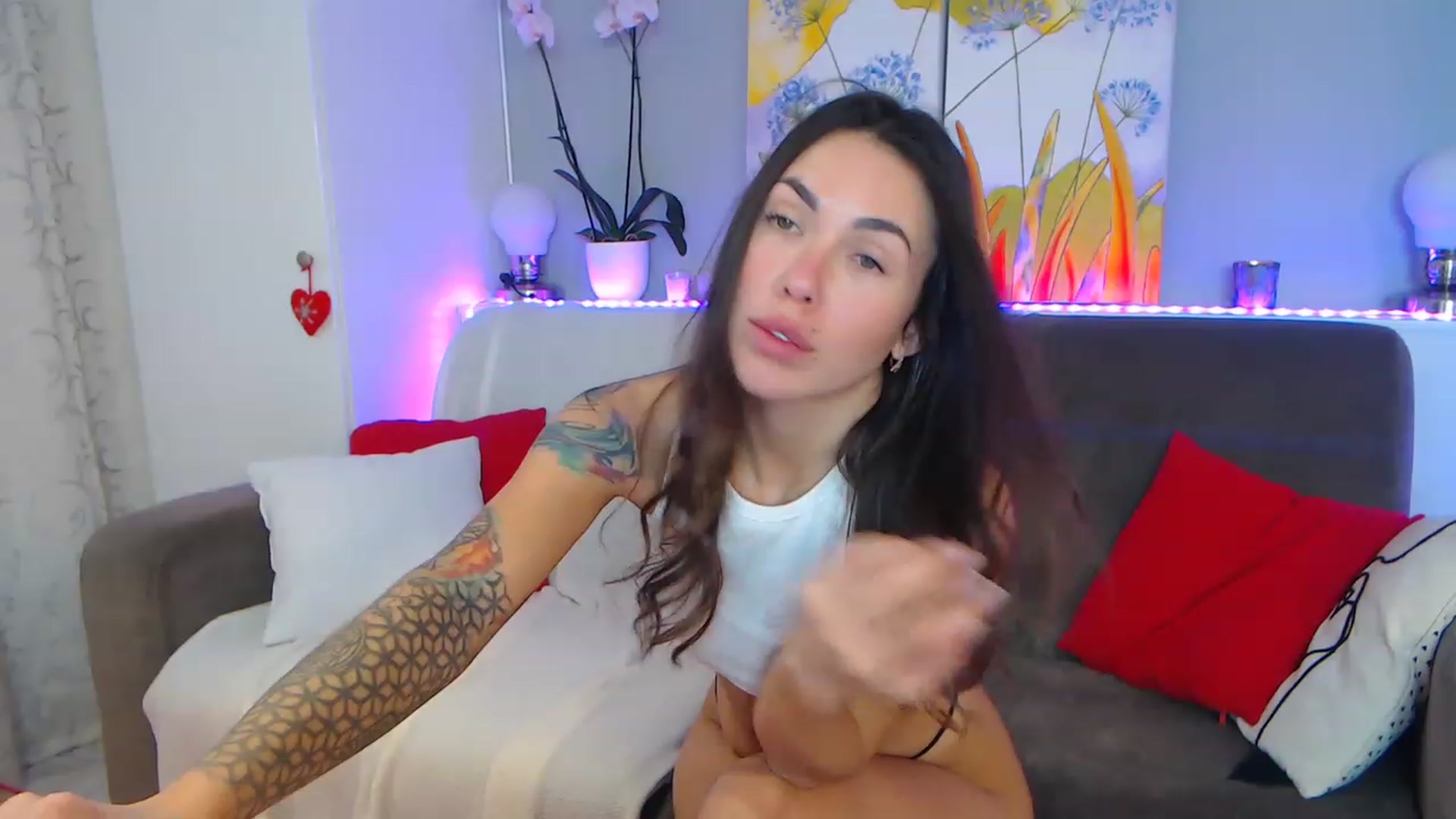 Gallery image thumbnail from VikiEvans's myfreecams stream on, 01/22/2023, 20:20 image 11 of 20