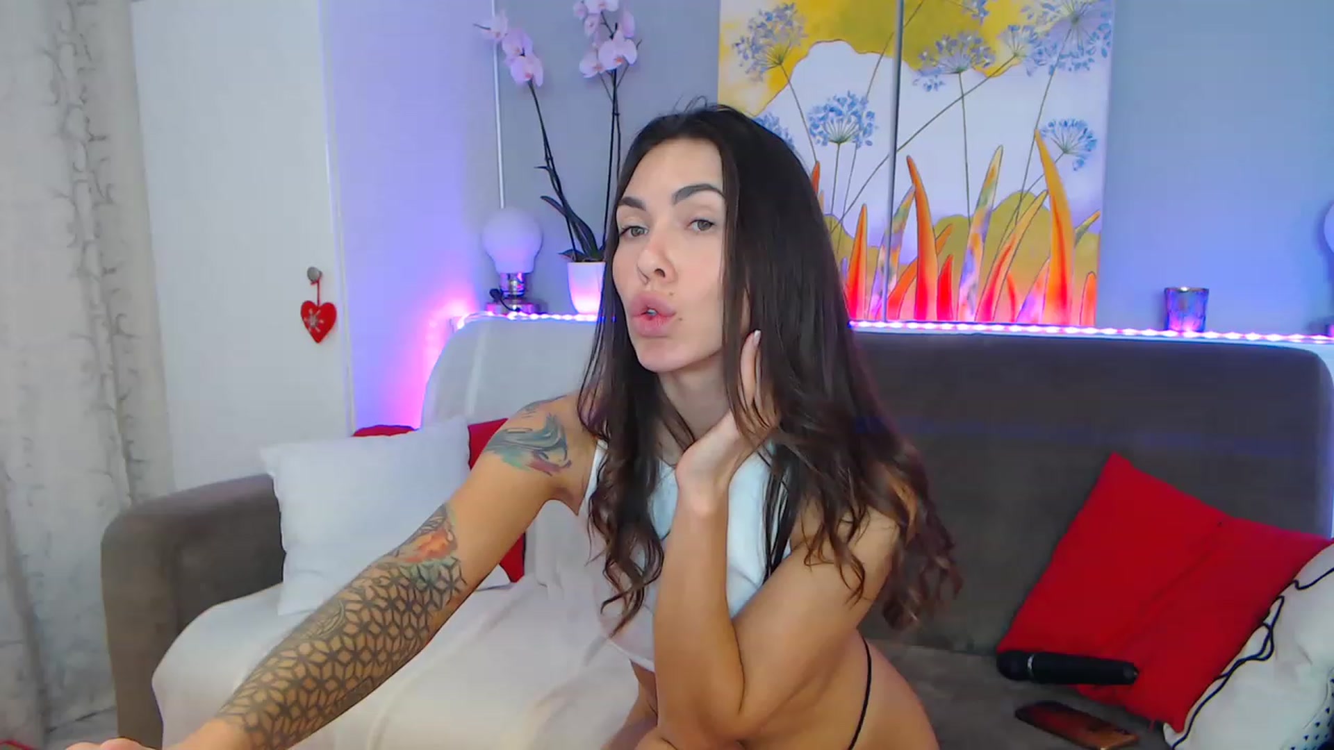 Gallery image thumbnail from VikiEvans's myfreecams stream on, 01/22/2023, 23:03 image 17 of 20