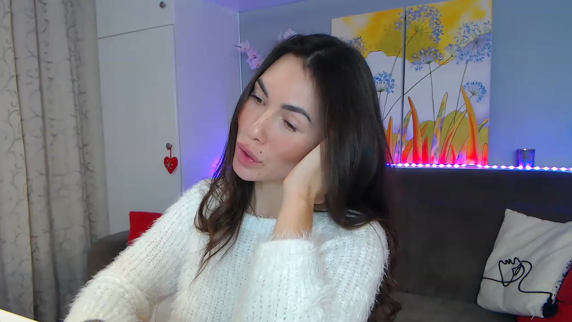 Gallery image thumbnail from VikiEvans's myfreecams stream on, 01/25/2023, 18:13 image 10 of 20