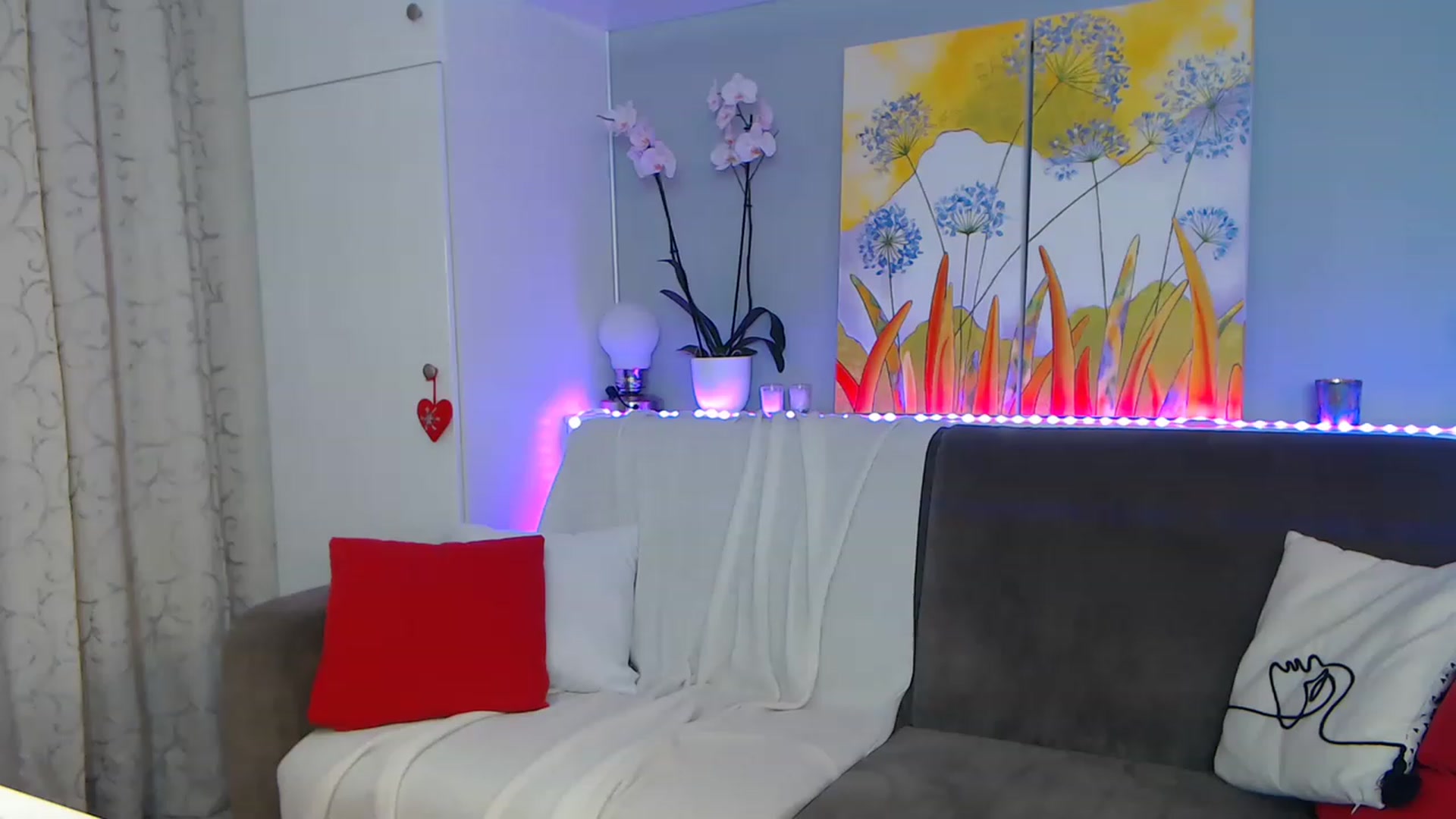 Gallery image thumbnail from VikiEvans's myfreecams stream on, 01/25/2023, 18:13 image 11 of 20