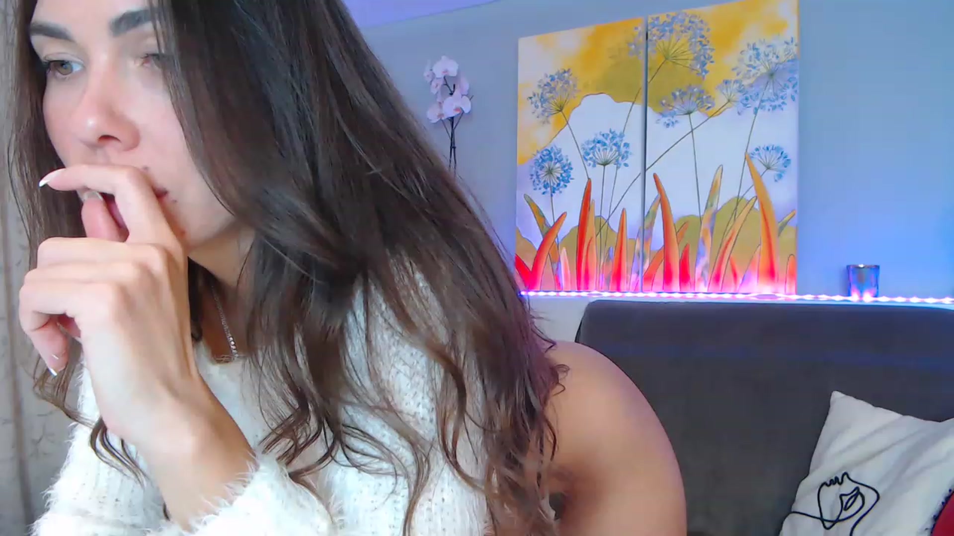 Gallery image thumbnail from VikiEvans's myfreecams stream on, 01/25/2023, 21:12 image 12 of 20