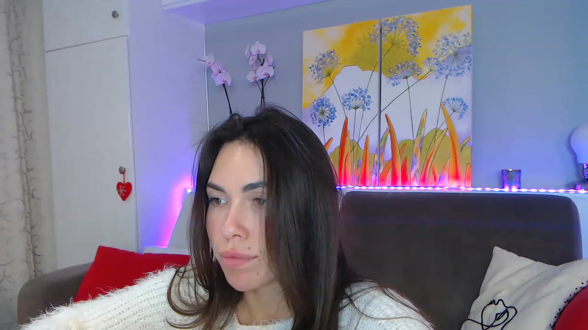 Gallery image thumbnail from VikiEvans's myfreecams stream on, 01/25/2023, 22:00 image 4 of 20