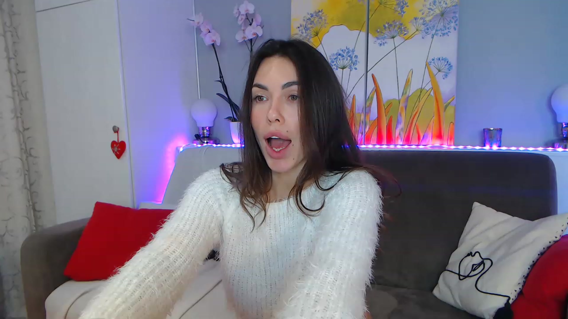 Gallery image thumbnail from VikiEvans's myfreecams stream on, 01/25/2023, 22:00 image 9 of 20