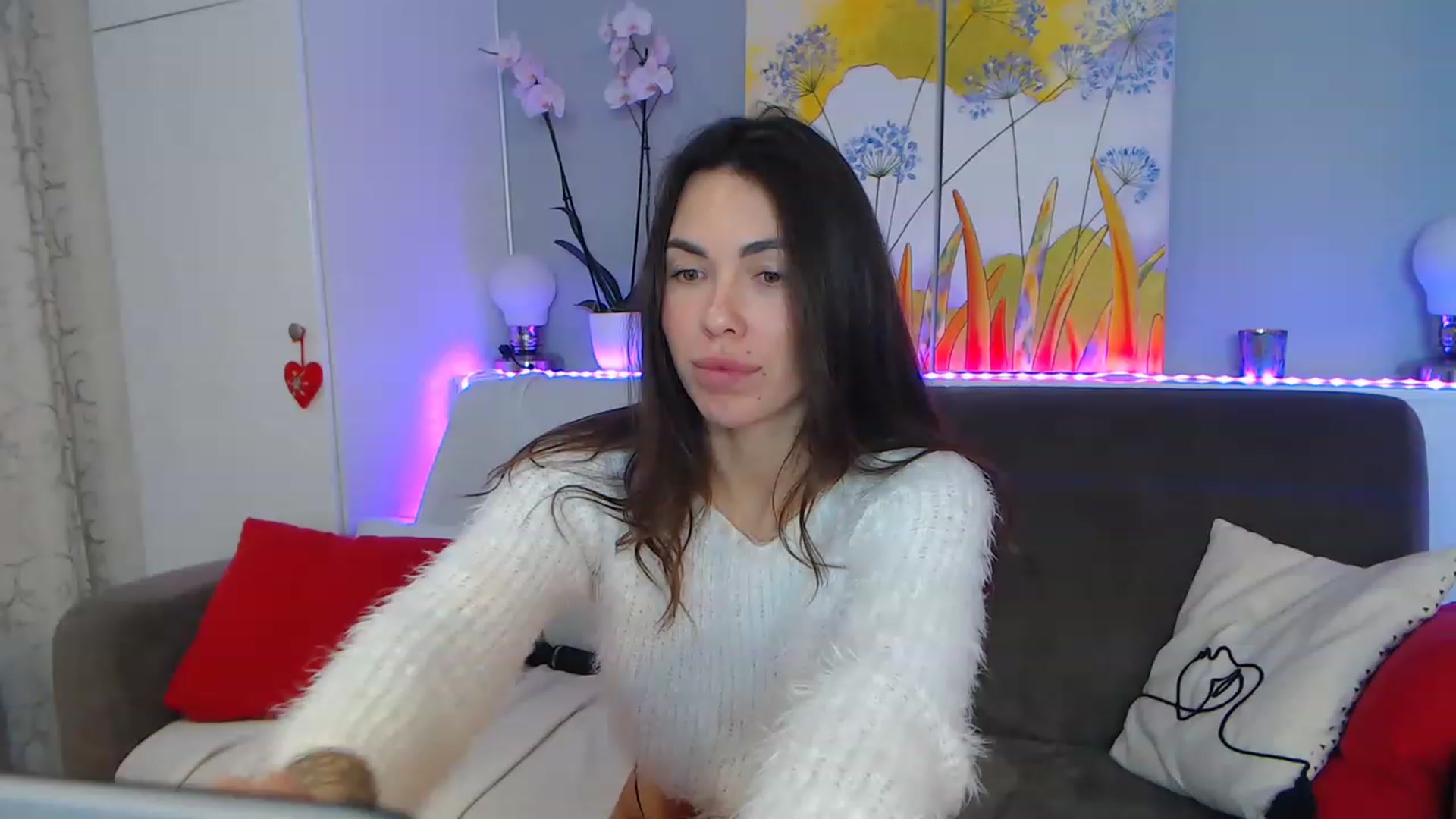Gallery image thumbnail from VikiEvans's myfreecams stream on, 01/25/2023, 22:00 image 12 of 20