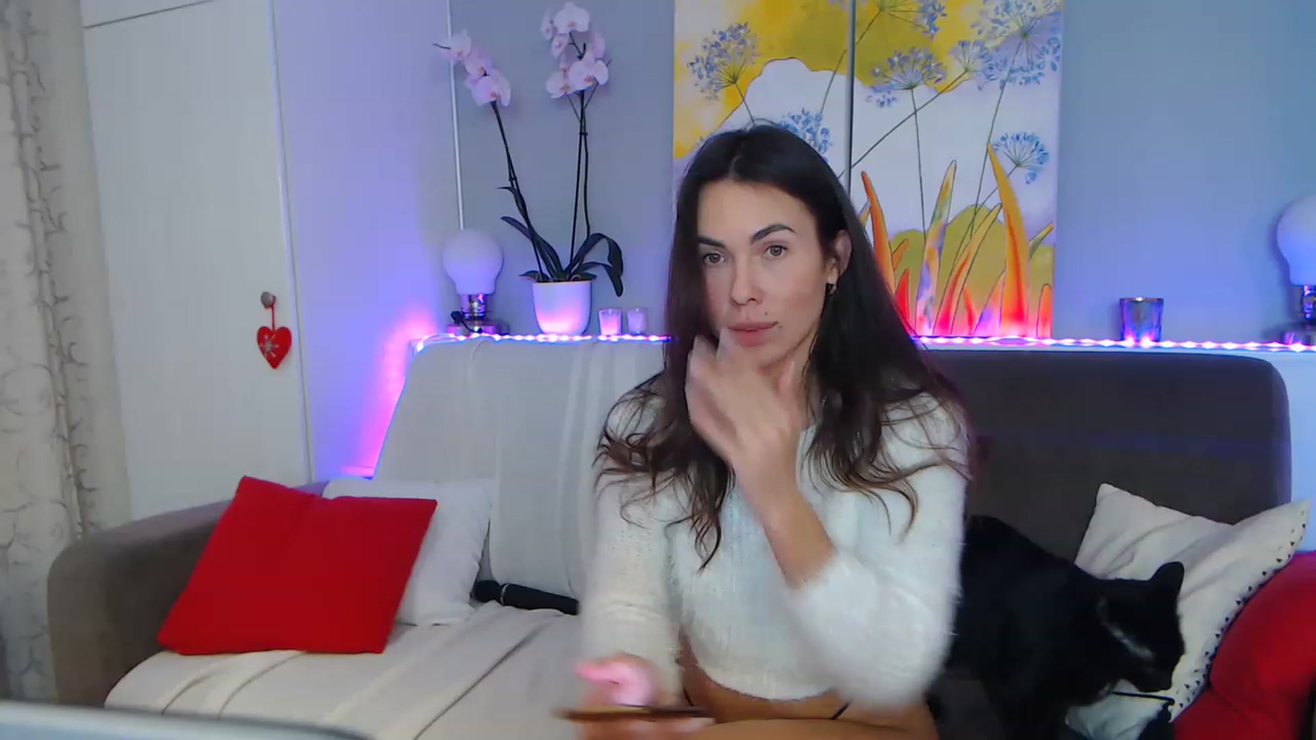 Gallery image thumbnail from VikiEvans's myfreecams stream on, 01/25/2023, 22:00 image 19 of 20