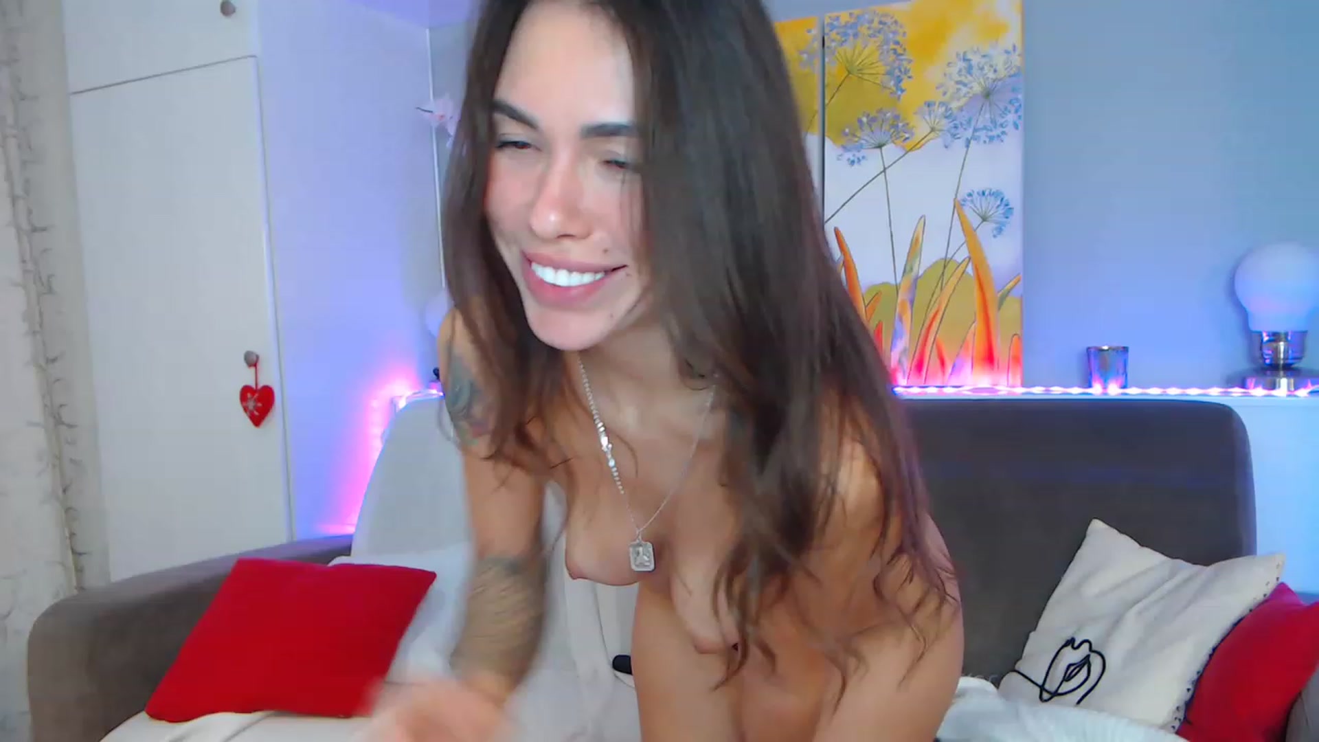 Gallery image thumbnail from VikiEvans's myfreecams stream on, 01/26/2023, 24:18 image 16 of 20