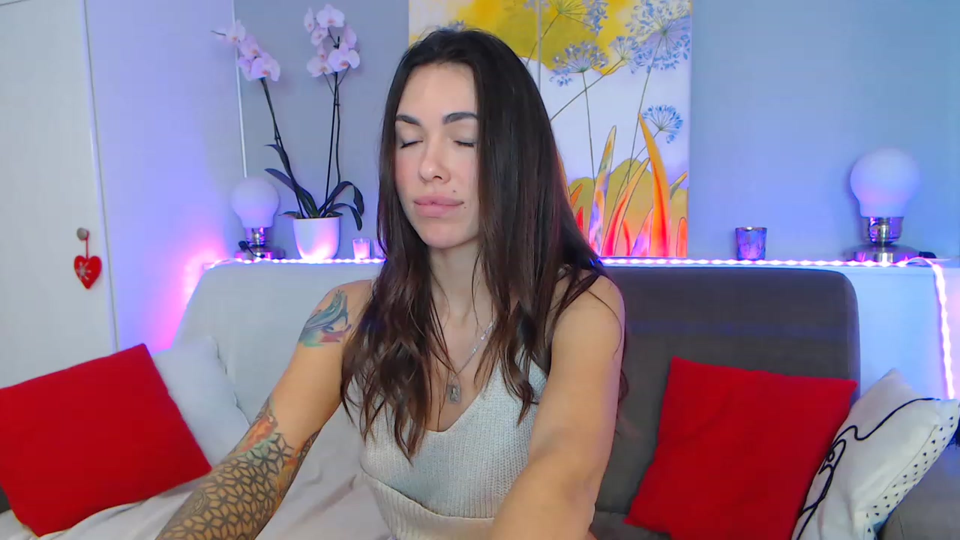 Gallery image thumbnail from VikiEvans's myfreecams stream on, 01/27/2023, 17:46 image 1 of 20