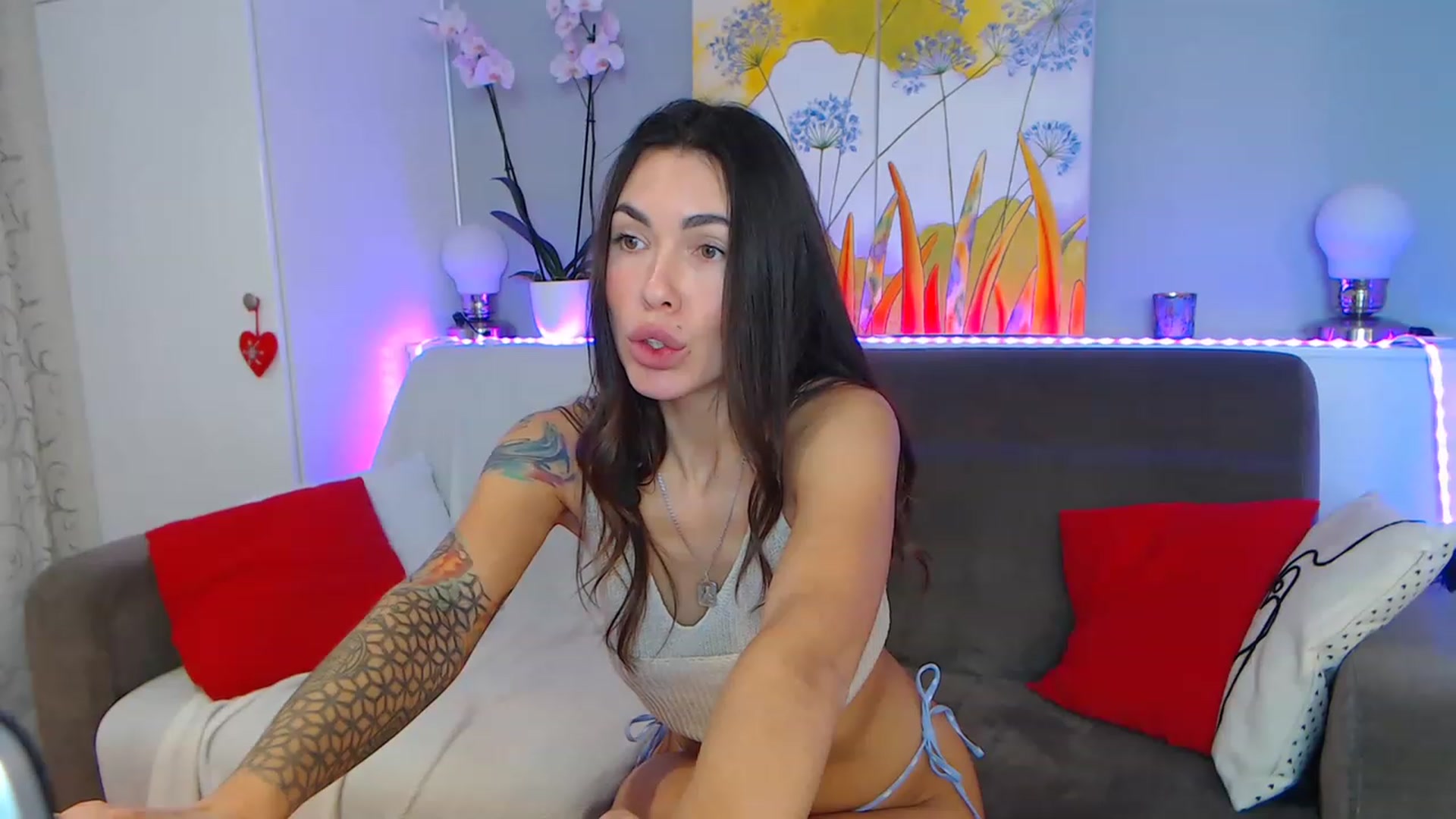 Gallery image thumbnail from VikiEvans's myfreecams stream on, 01/27/2023, 18:59 image 9 of 20