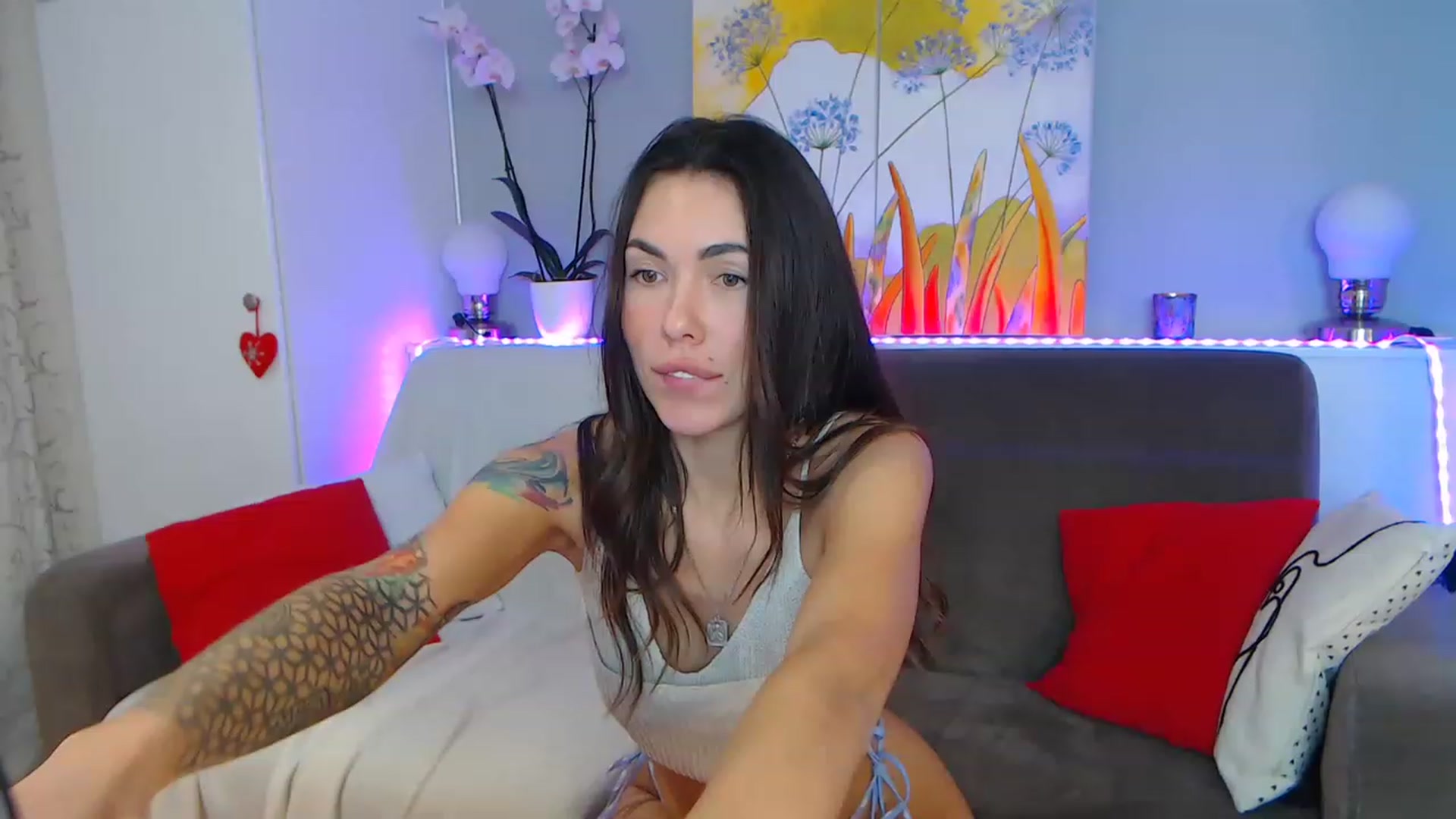 Gallery image thumbnail from VikiEvans's myfreecams stream on, 01/27/2023, 18:59 image 13 of 20