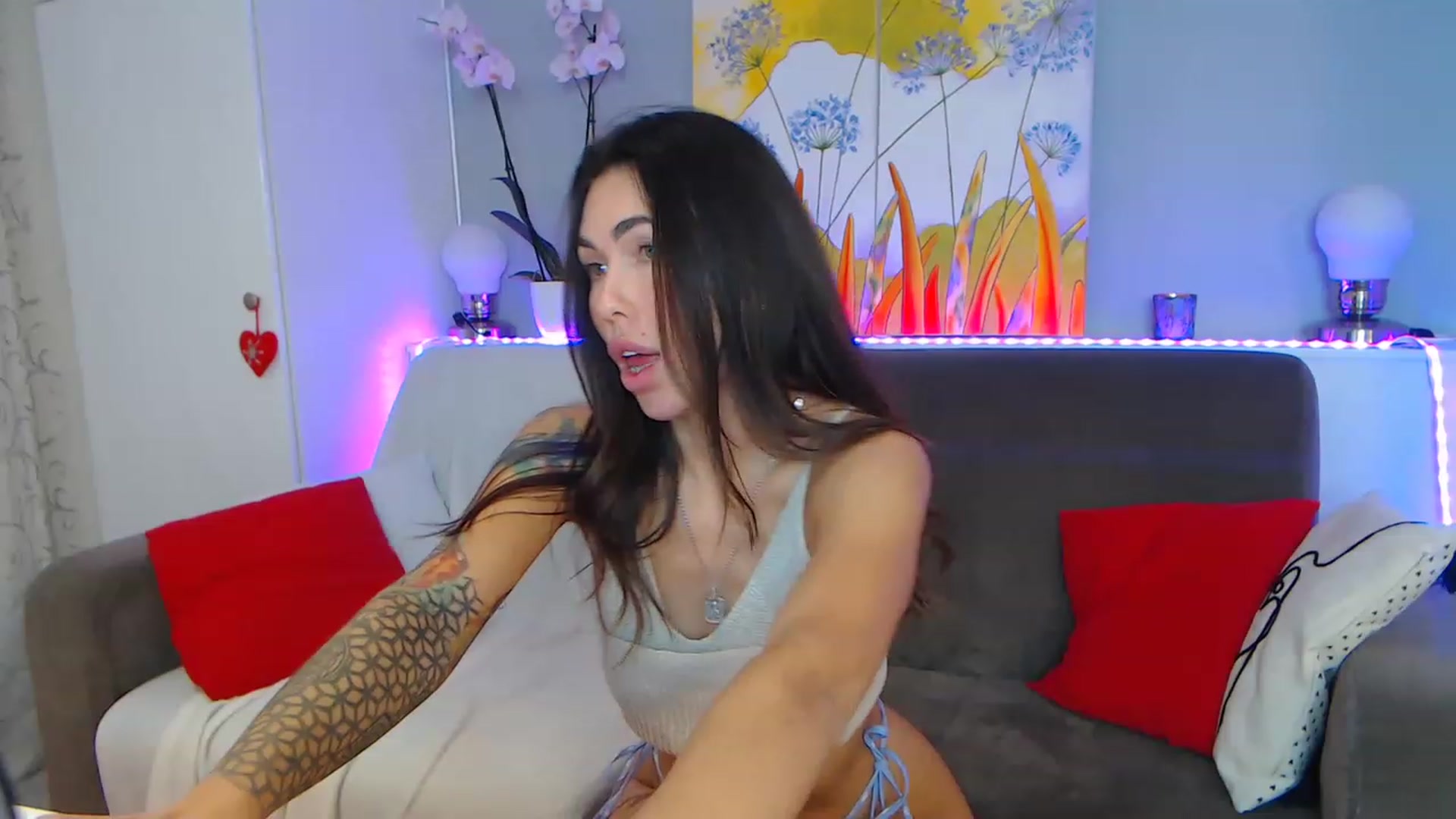 Gallery image thumbnail from VikiEvans's myfreecams stream on, 01/27/2023, 18:59 image 12 of 20