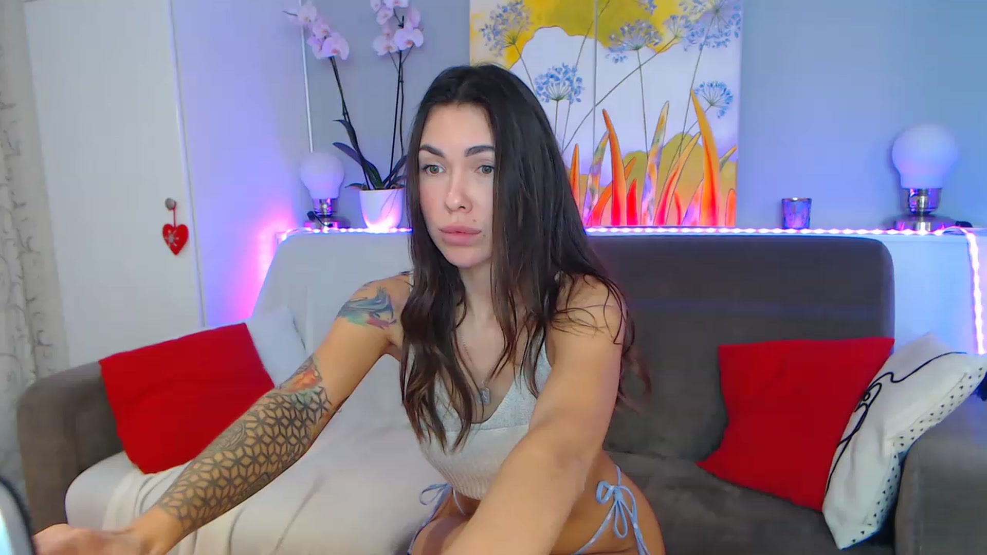 Gallery image thumbnail from VikiEvans's myfreecams stream on, 01/27/2023, 18:59 image 18 of 20