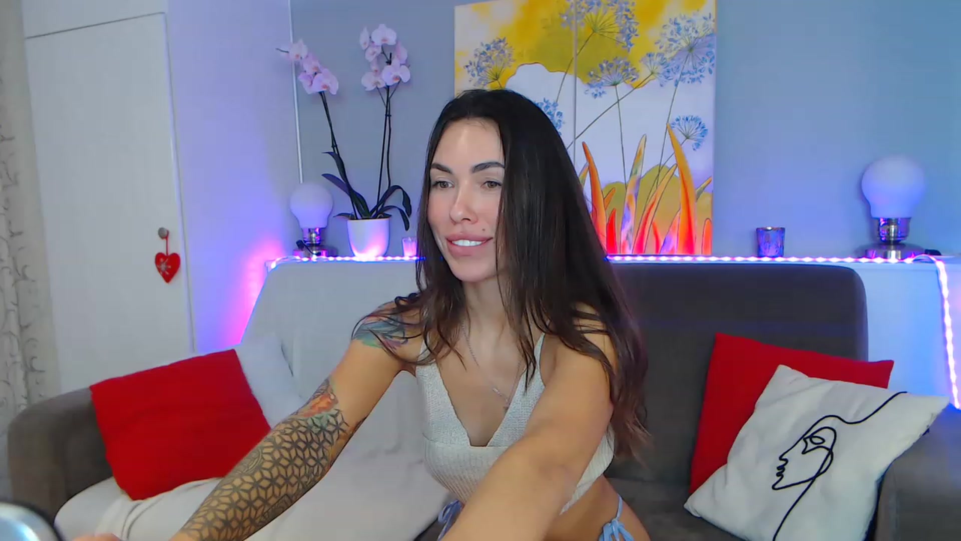 Gallery image thumbnail from VikiEvans's myfreecams stream on, 01/27/2023, 20:10 image 9 of 20